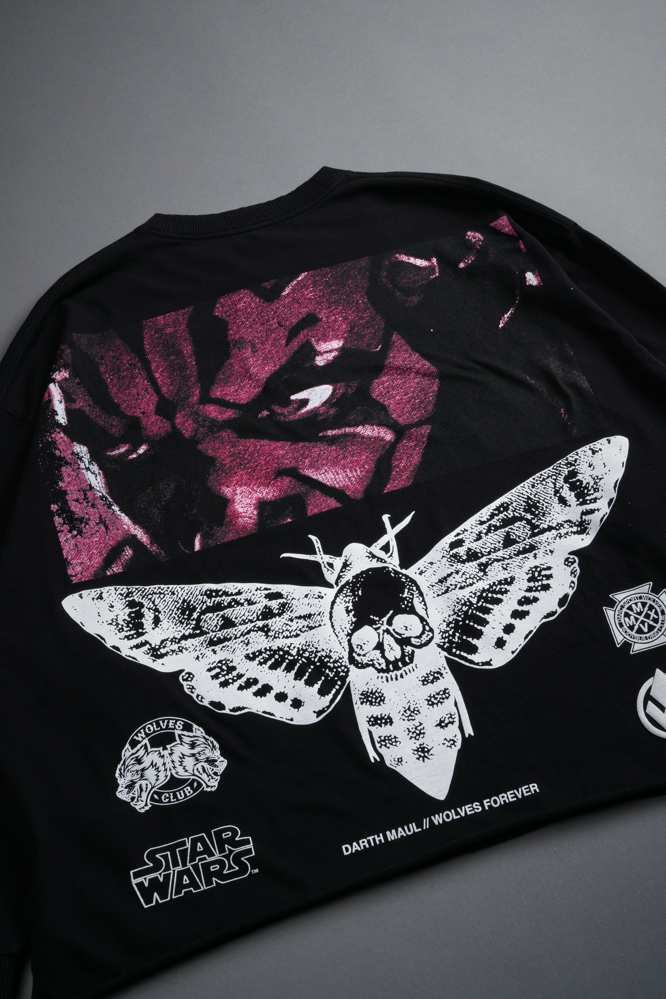 The Shadow Grunge Mid Length Raw Hem Ls Tee in Black