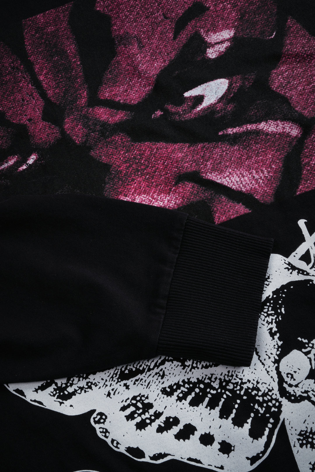 The Shadow Grunge Mid Length Raw Hem Ls Tee in Black