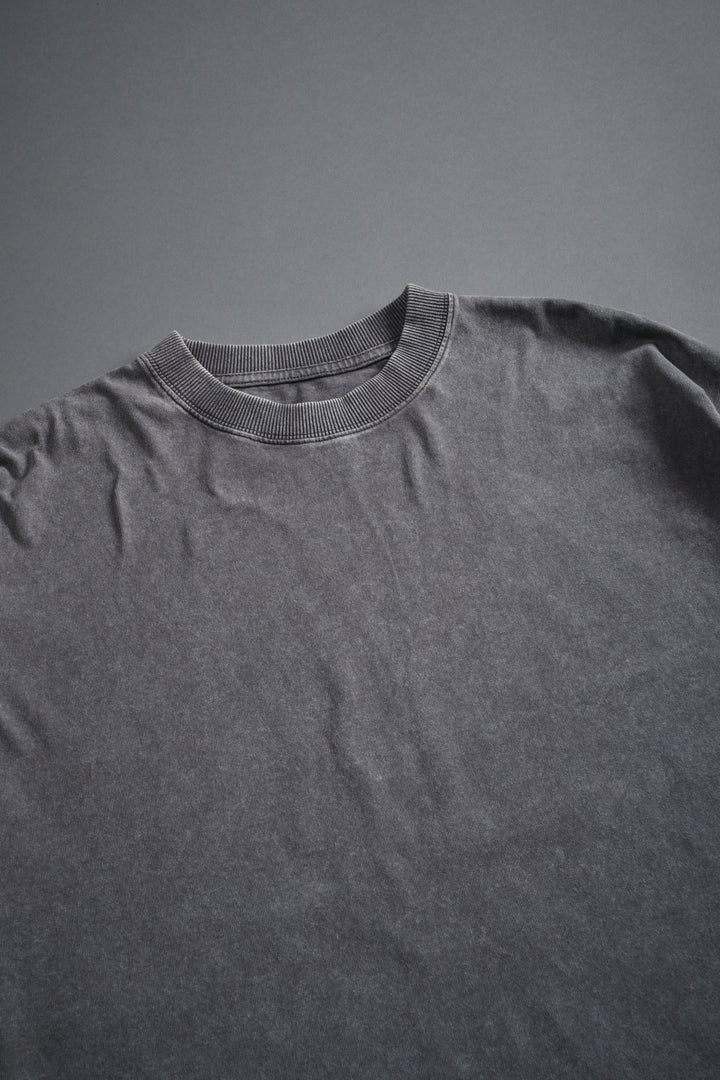 The Shadow Grunge Mid Length Raw Hem Ls Tee in Slate Gray