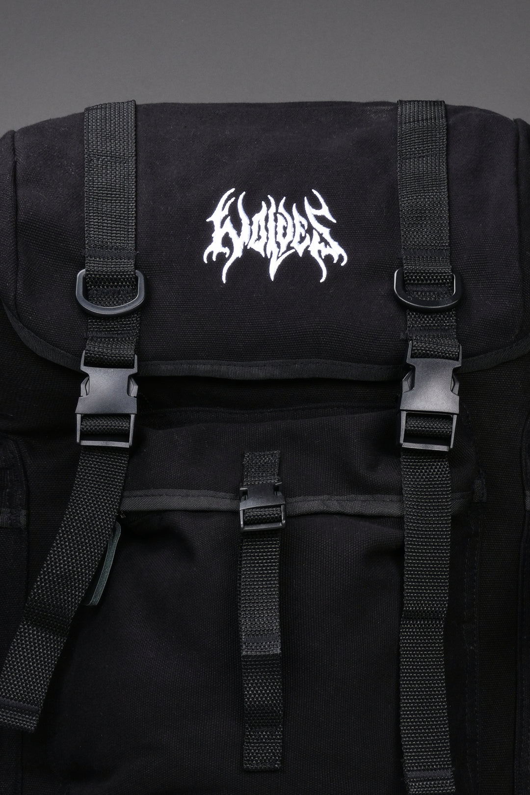 Wolves Hesh Traveler Backpack in Black