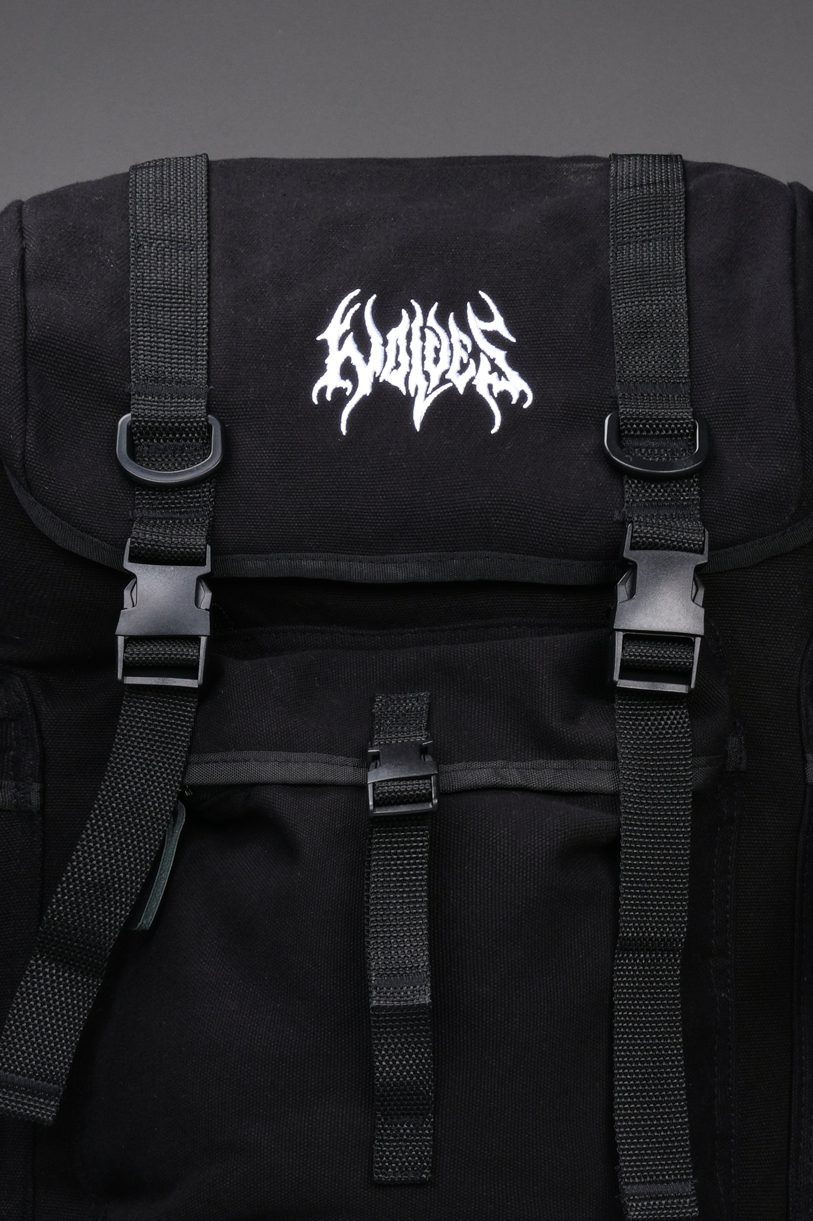 Wolves Hesh Traveler Backpack in Black