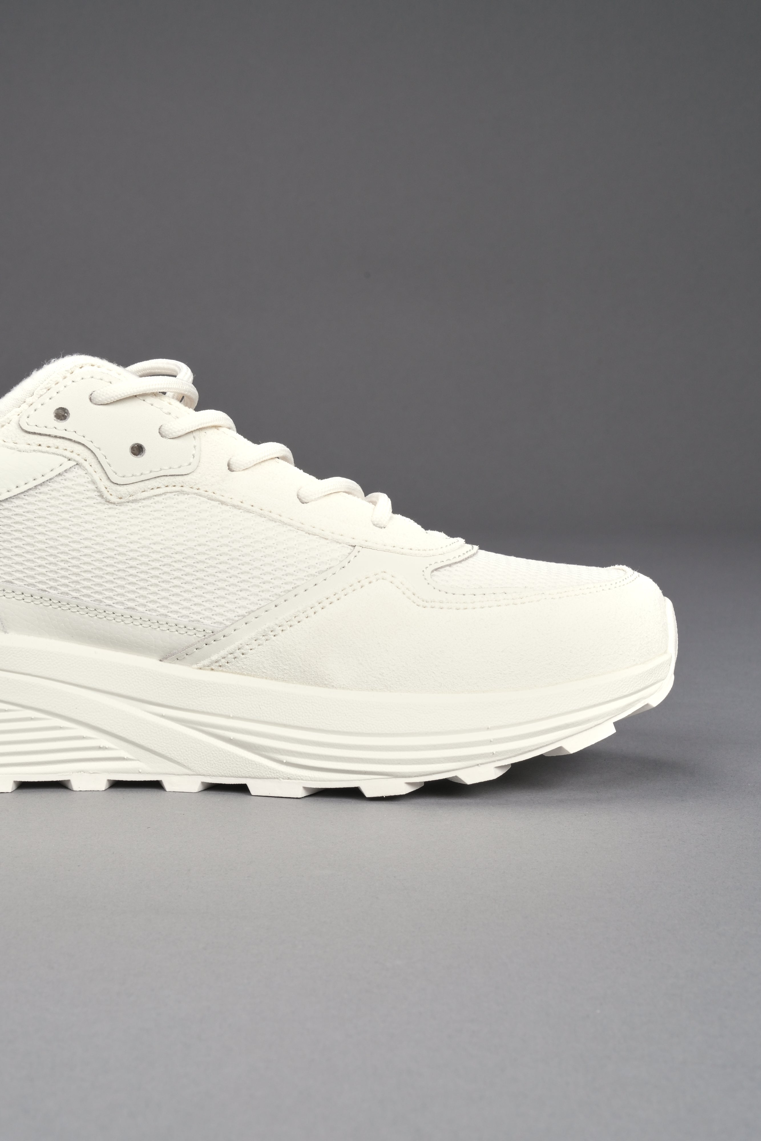 Run-1 Shoes in Cream/Black