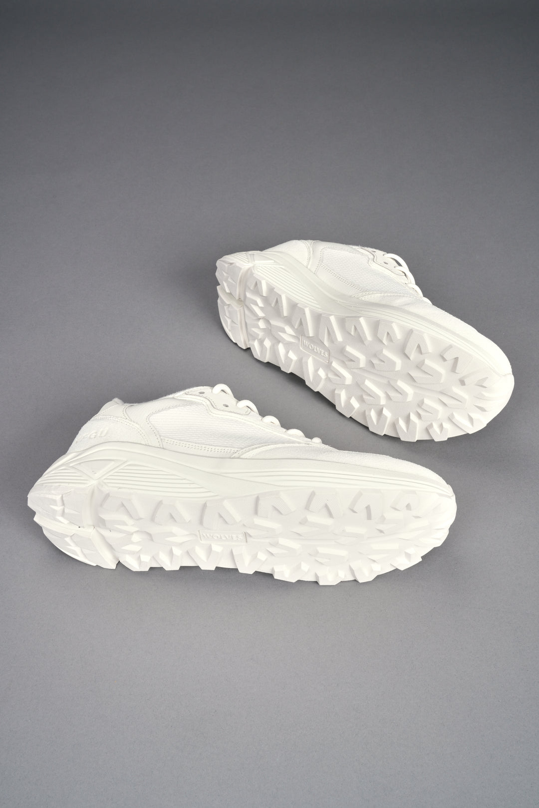 Run-1 Shoes in Cream/Black