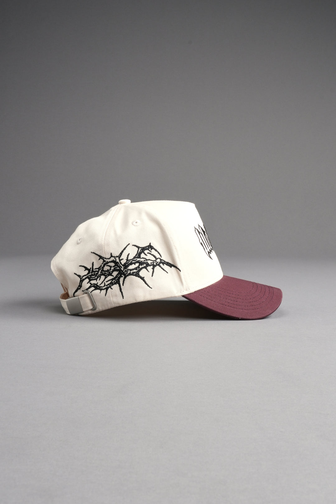 Thorns 5 Panel Hat in Cream/Oxblood