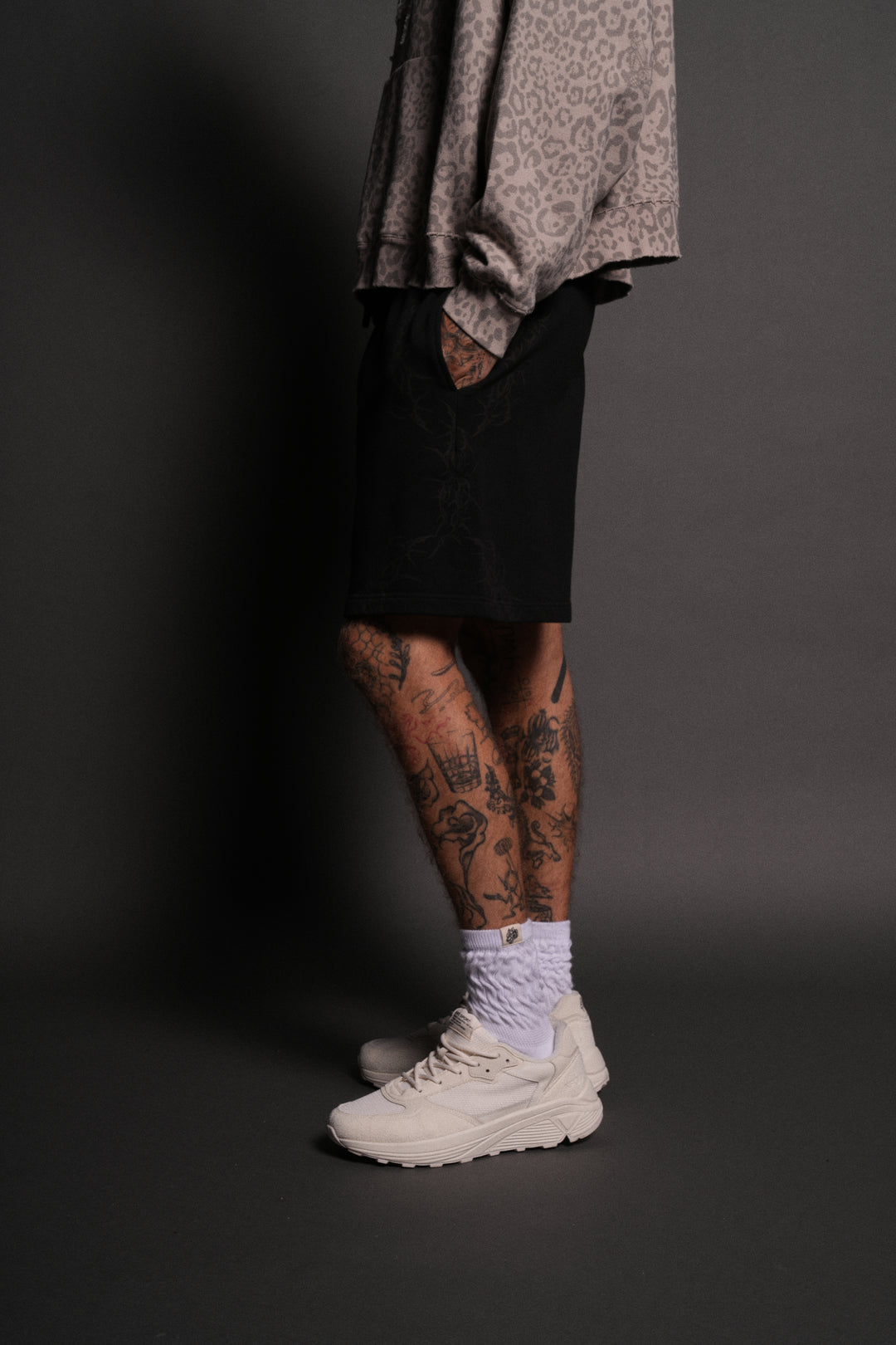 Thorns Post Lounge Sweat Shorts in Black