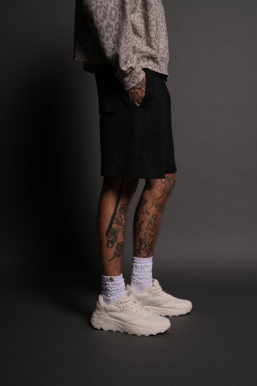 Thorns Post Lounge Sweat Shorts in Black