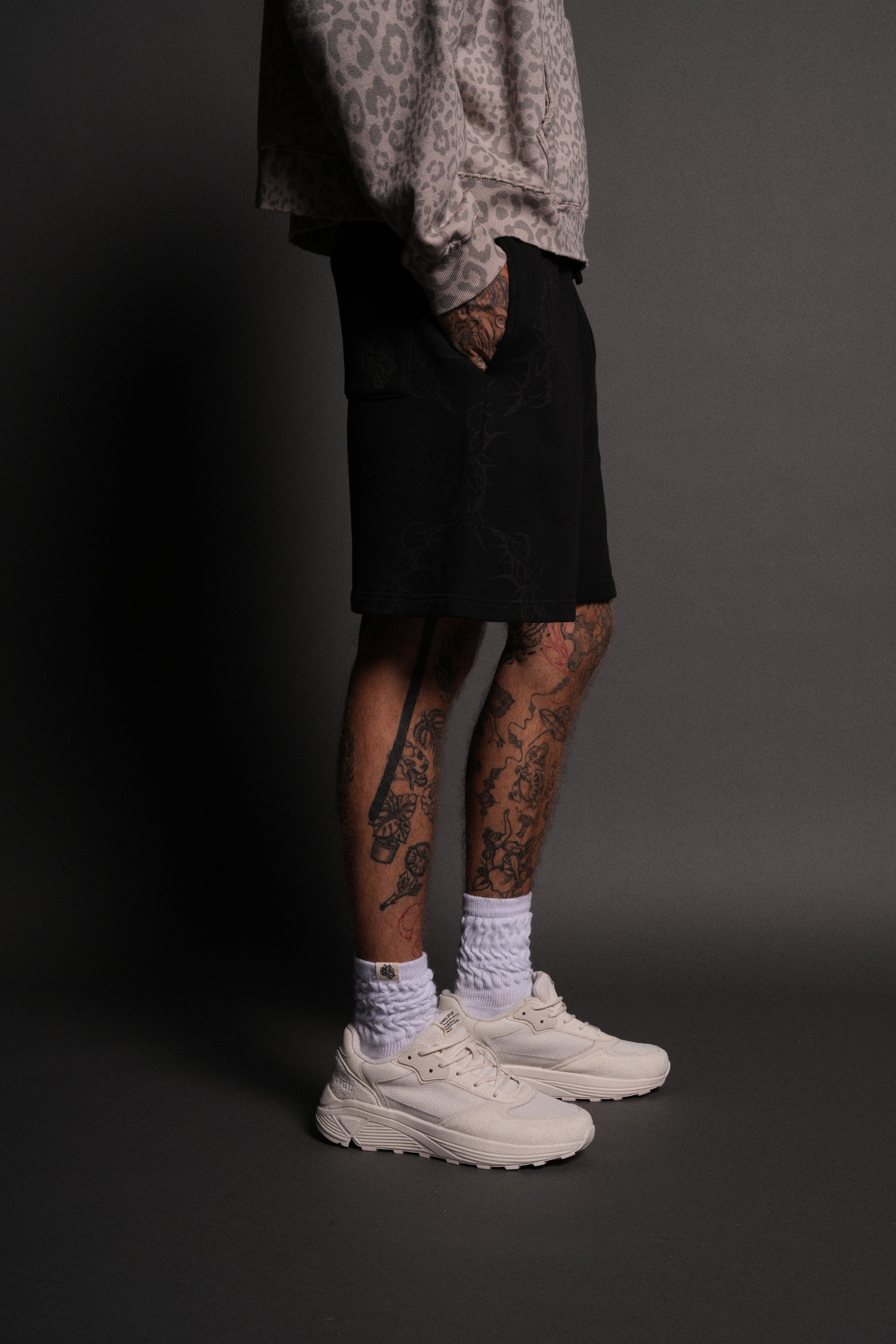 Thorns Post Lounge Sweat Shorts in Black
