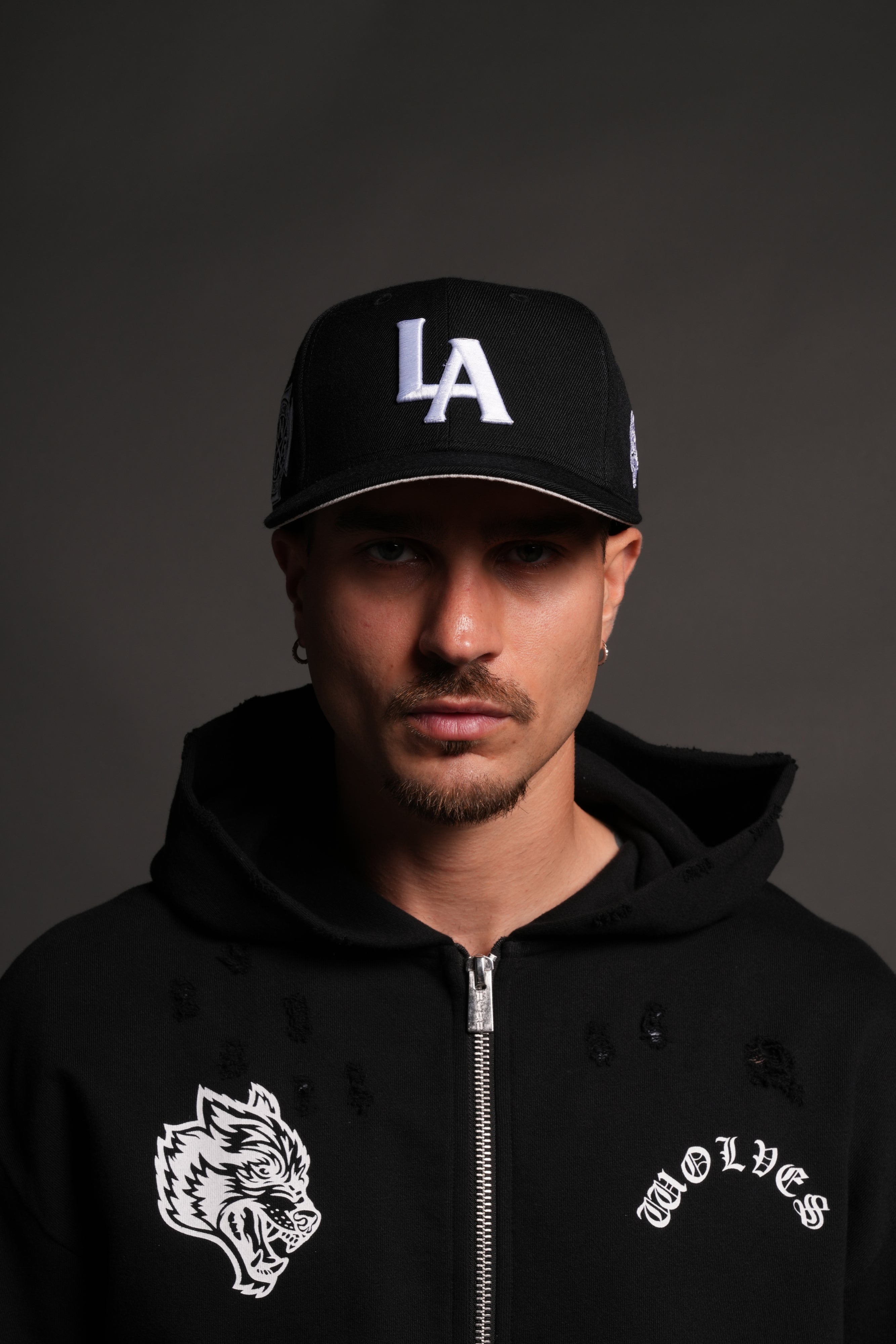 LA刺繍 キャップ ブラック DARCSPORT Los Angeles Forever Fitted Cap in Black – DarcSport