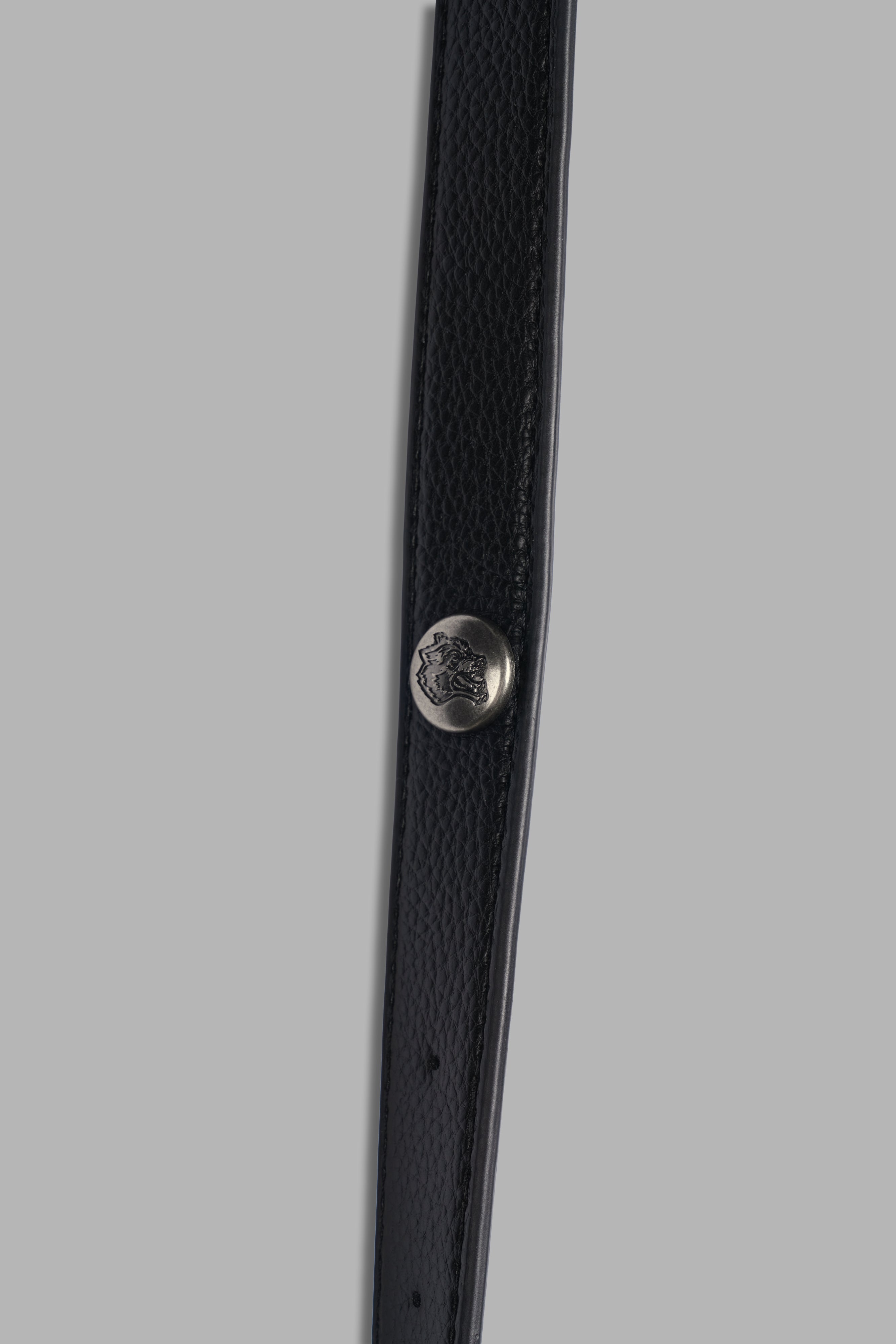 Wolves Chopper Blade Leather Side Bag in Black