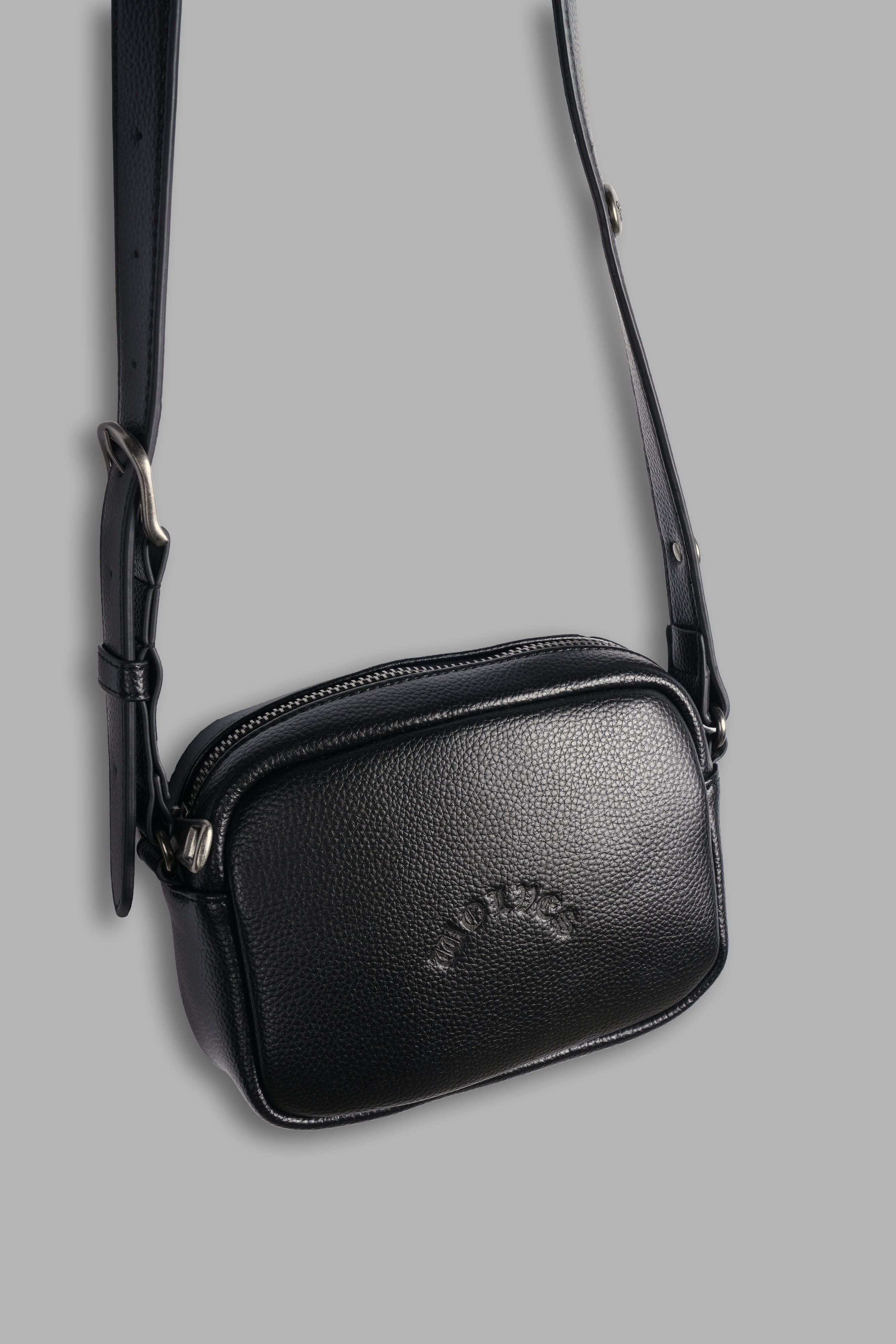 Wolves Chopper Blade Leather Side Bag in Black