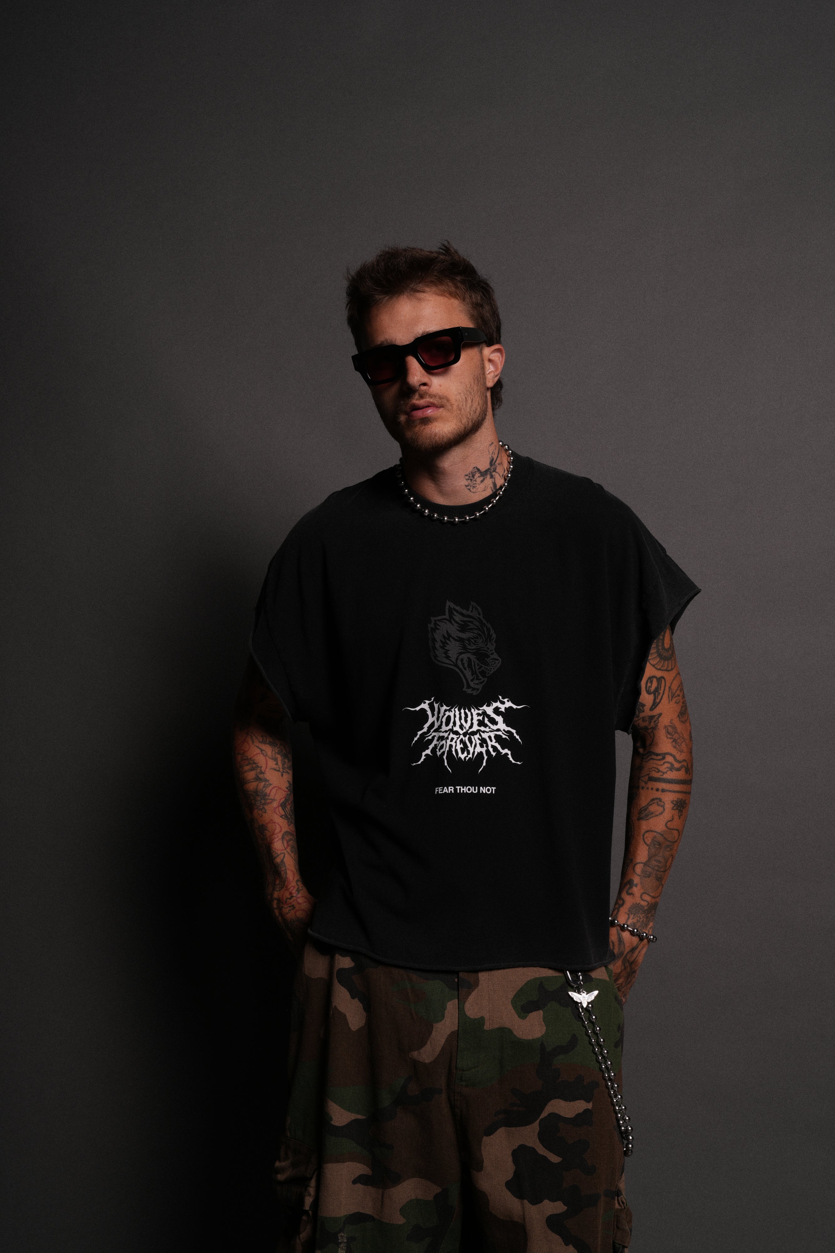 Casted Out Grunge Cut-Off Tee in Black