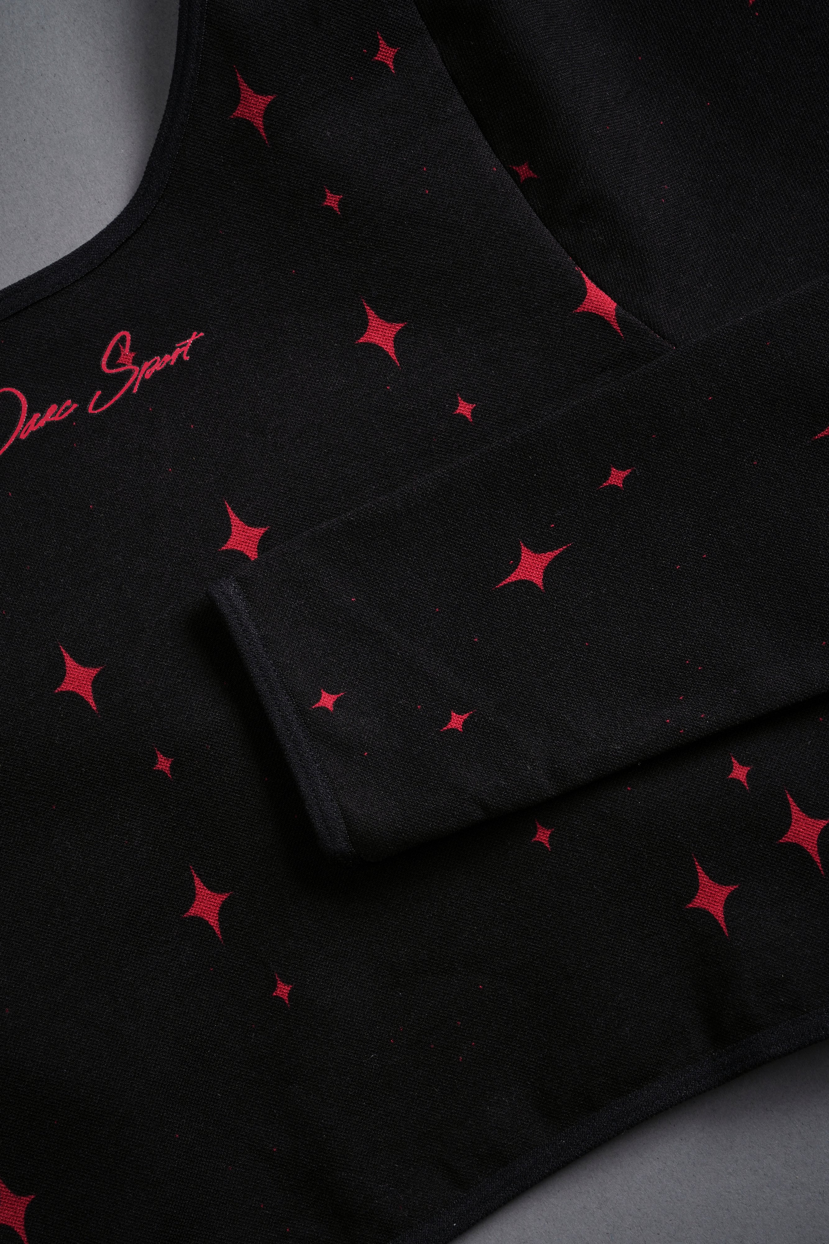 Darc Script "Everson Seamless" Chloe L/S Top in Black/Red Starry Night