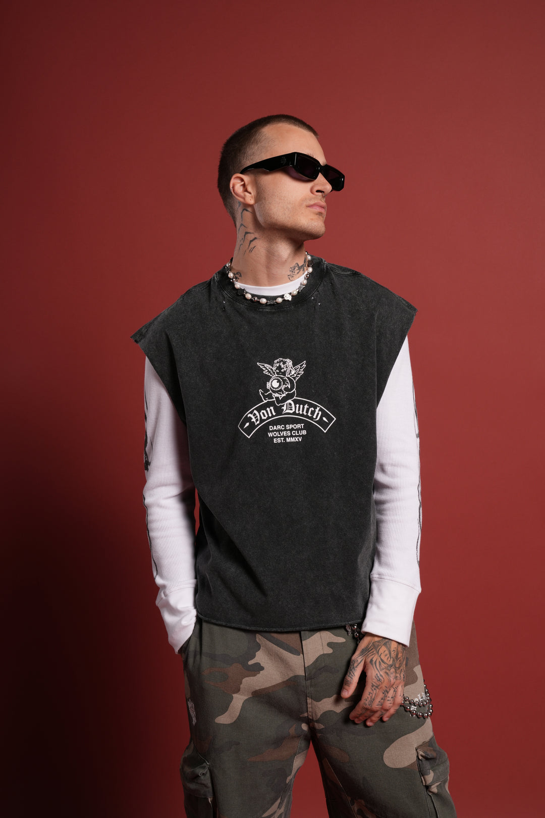 Darc Covenant Distressed Grunge Mid-Length Raw Hem Muscle Tee in Black