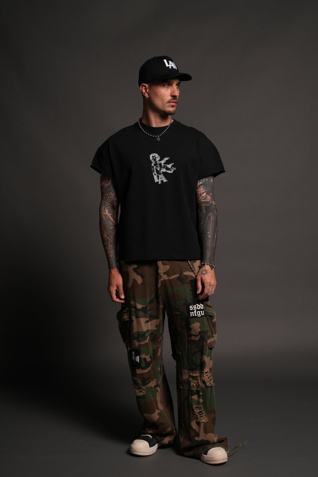 La Cherub Grunge Mid Length Raw Hem Cap Sleeve Tee in Black