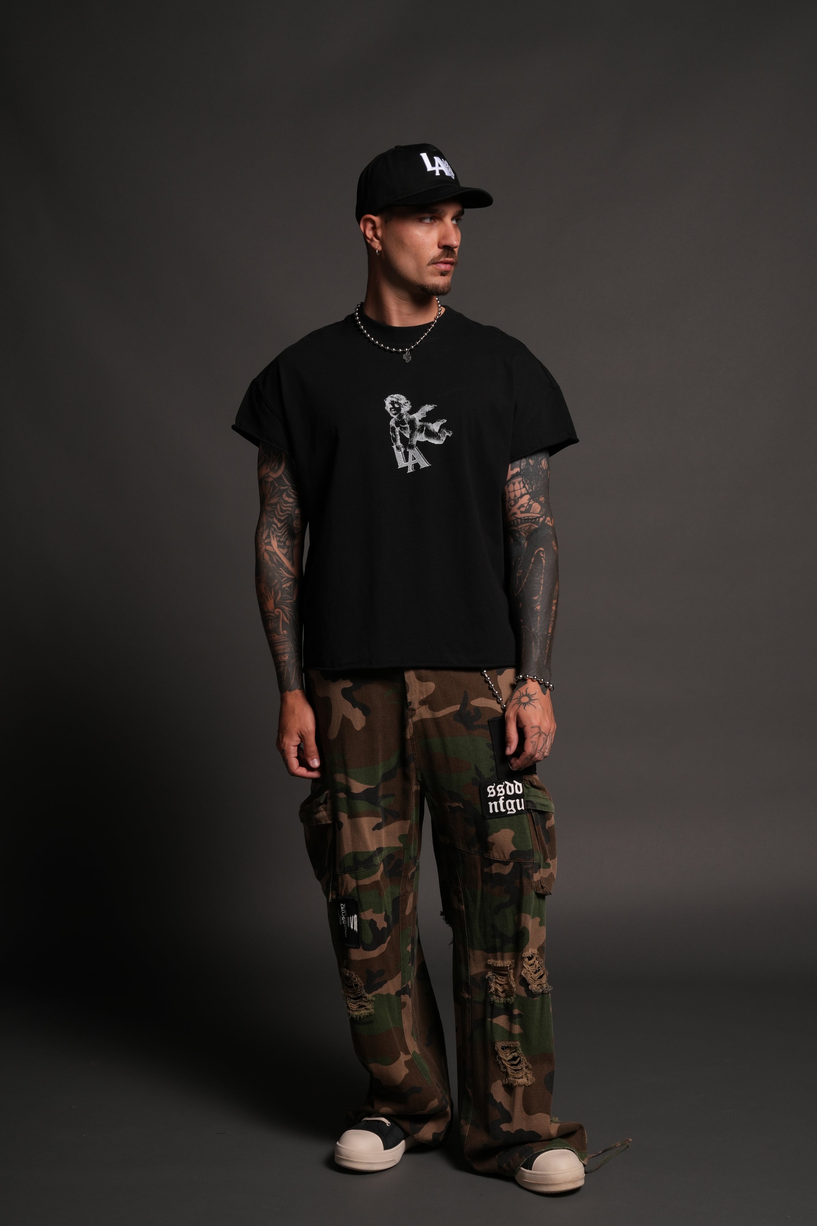 La Cherub Grunge Mid Length Raw Hem Cap Sleeve Tee in Black