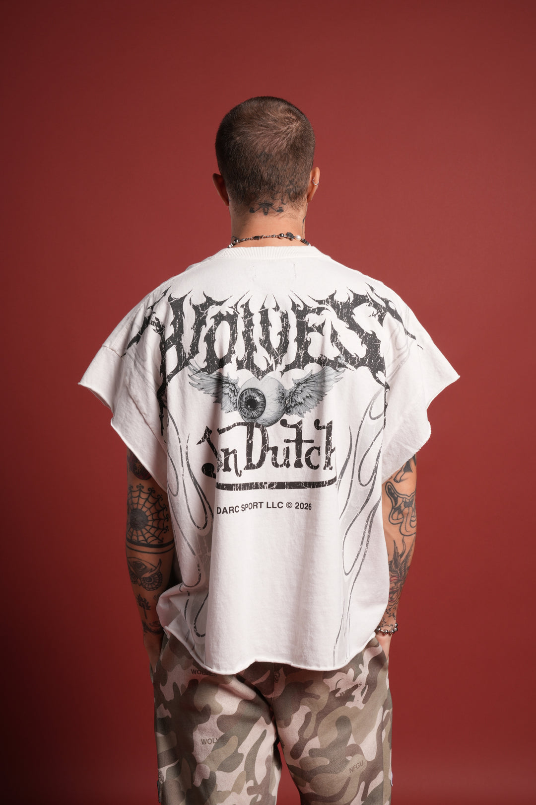 Take-Off Grunge Cut-Off Mid-Length Raw Hem Tee in Cream