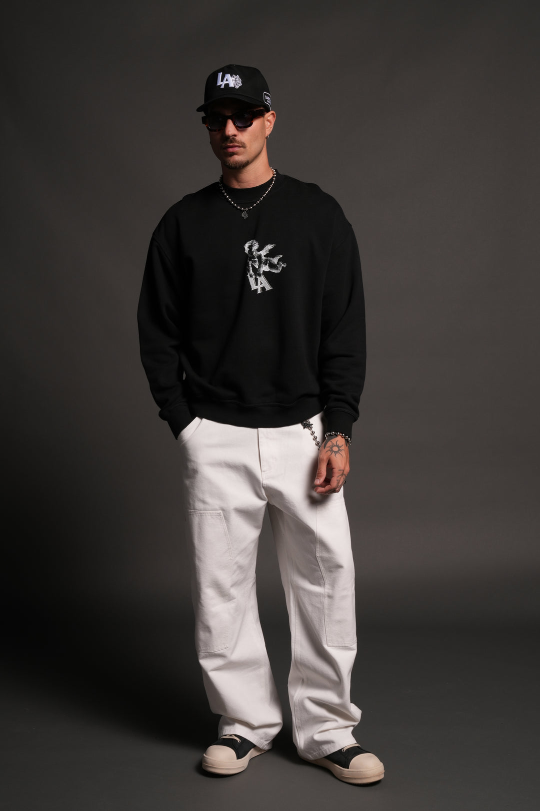 La Cherub London Crewneck in Black