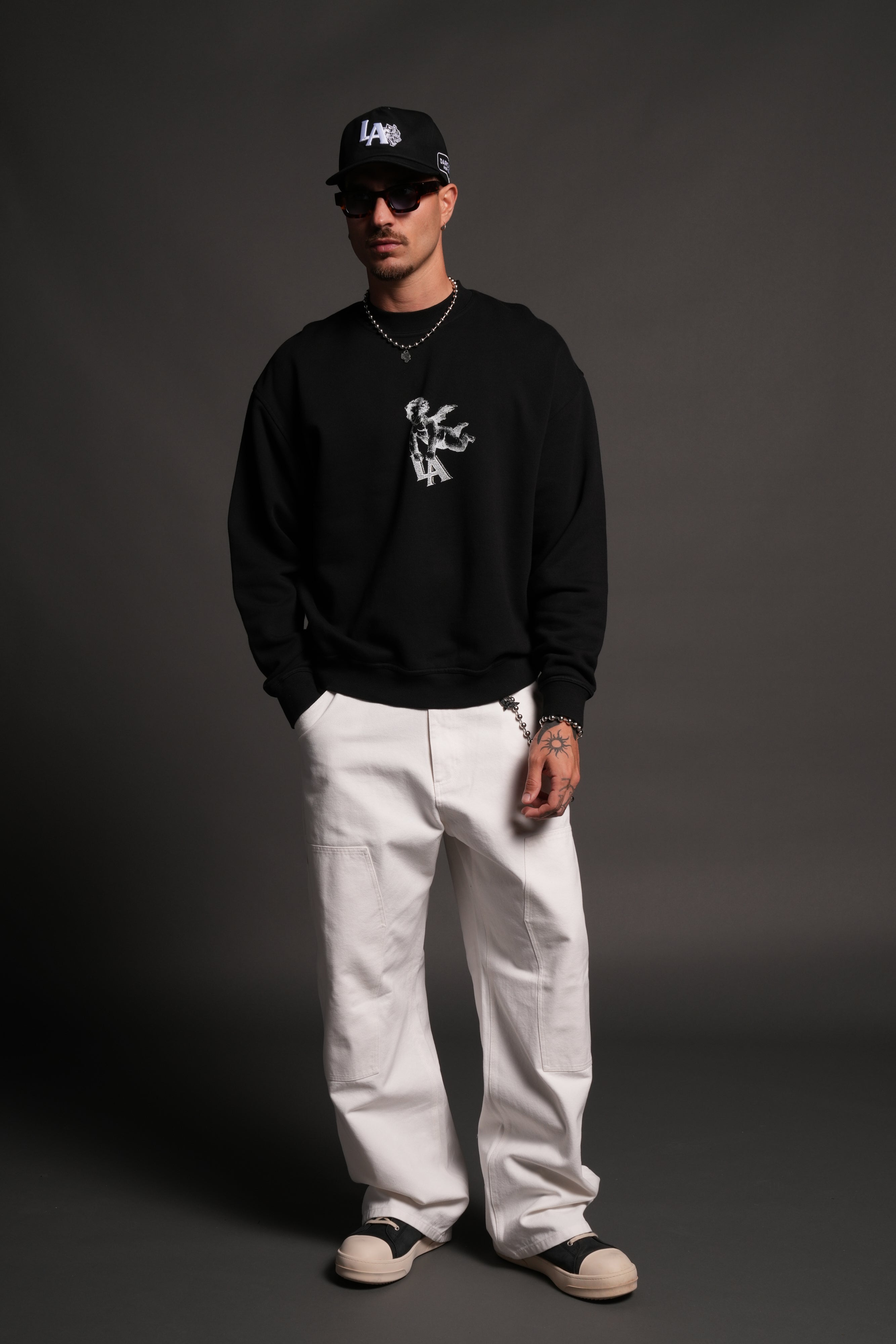 La Cherub London Crewneck in Black