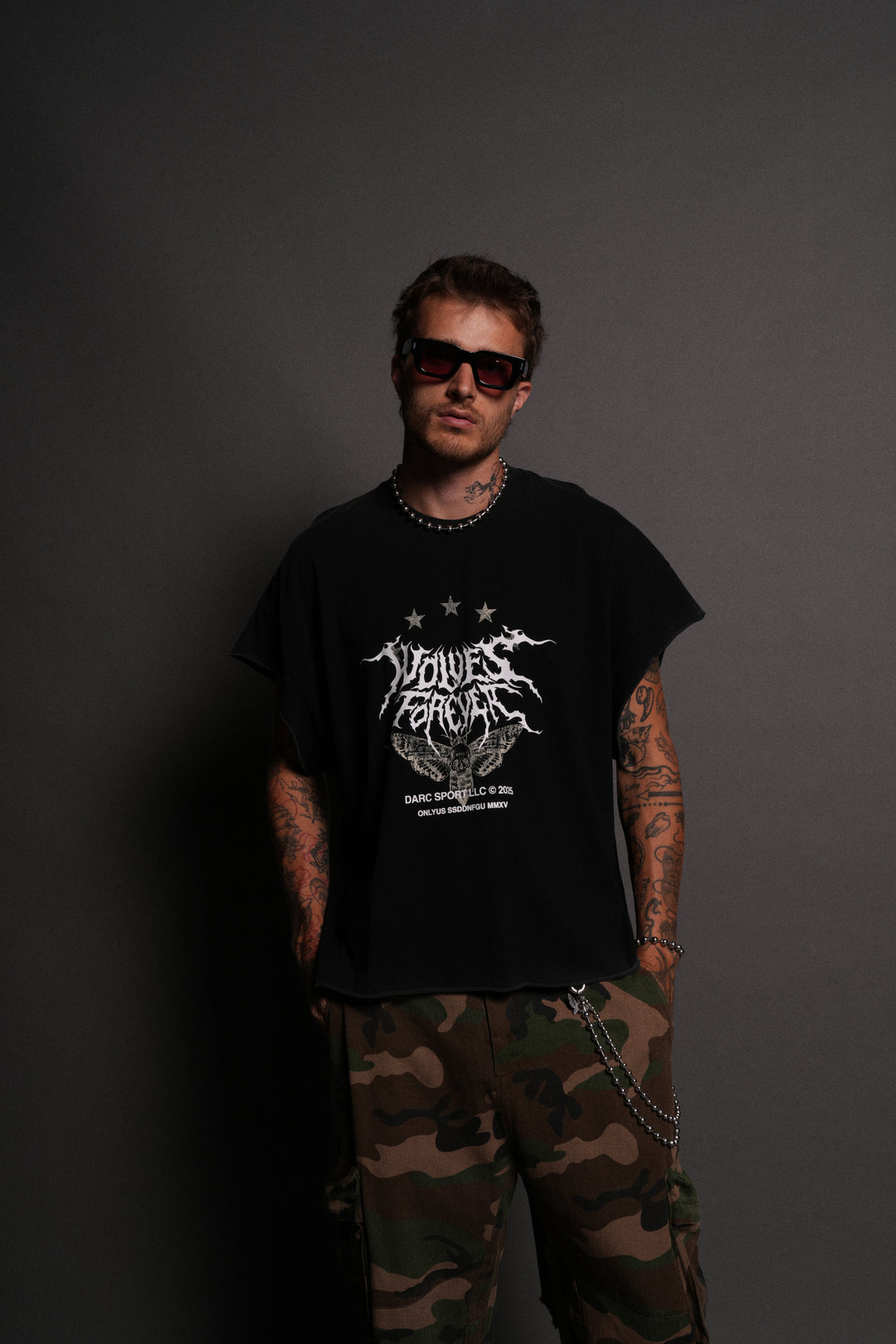 Iron Pack Grunge Cut-Off Tee in Black