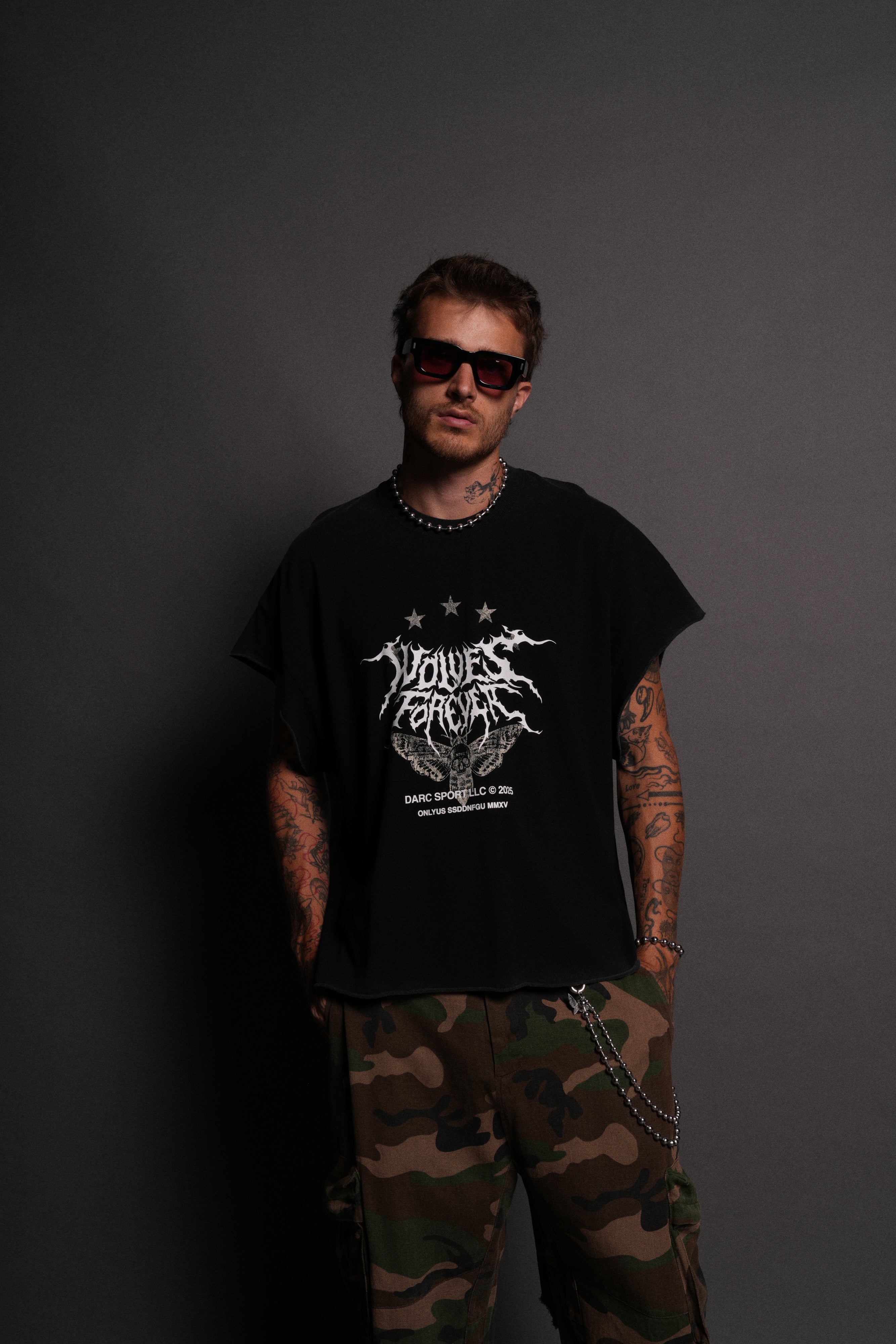 Iron Pack Grunge Cut-Off Tee in Black