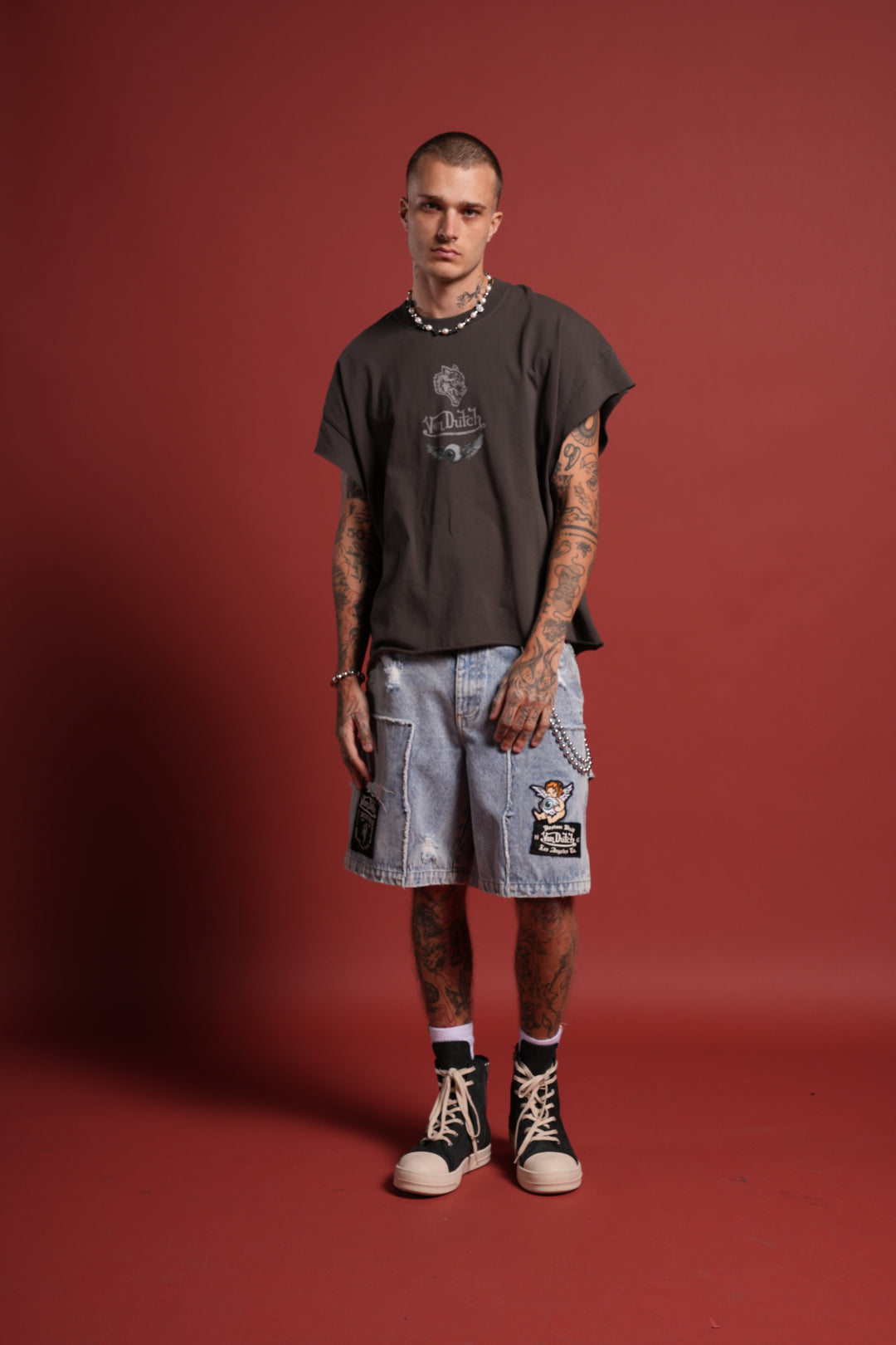 Take-Off Grunge Cut-Off Mid-Length Raw Hem Tee in Wolf Gray