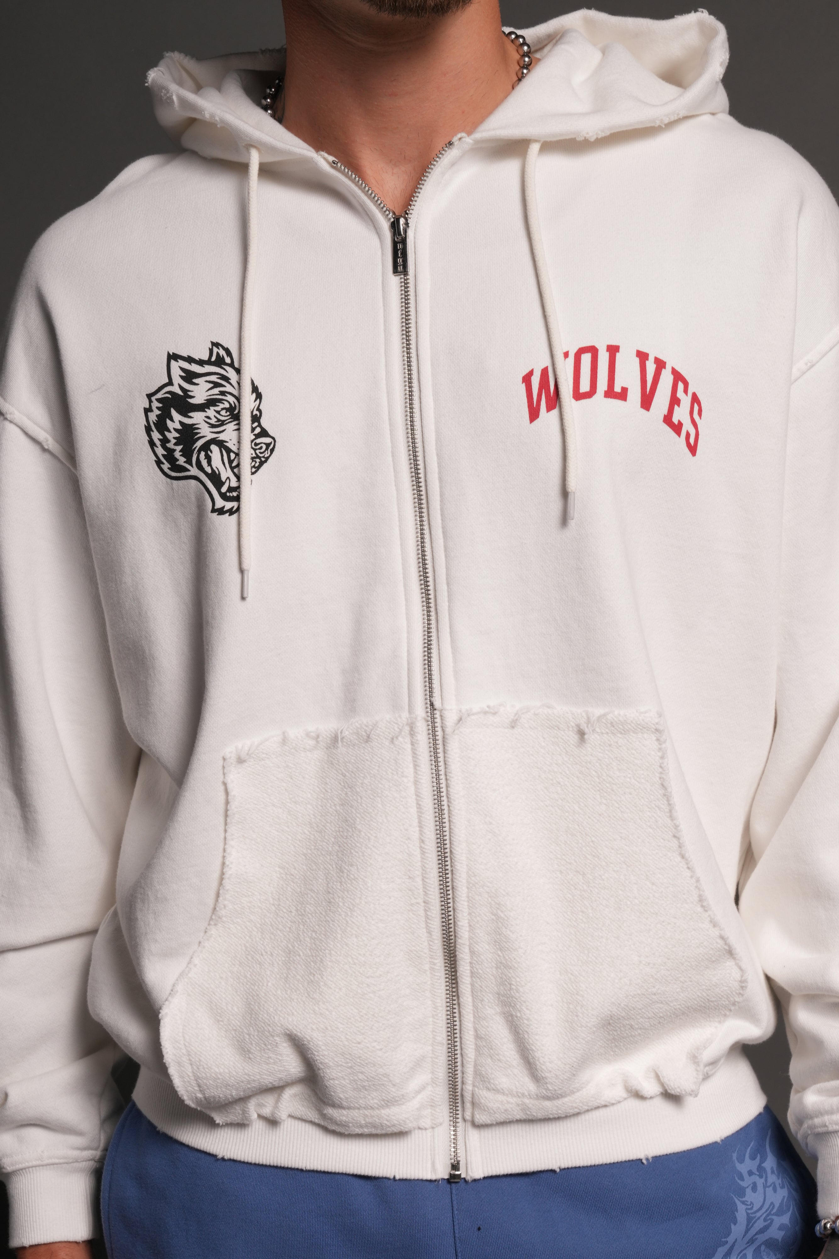 La Ca Frvr Grunge Moatis Zip Hoodie in Cream