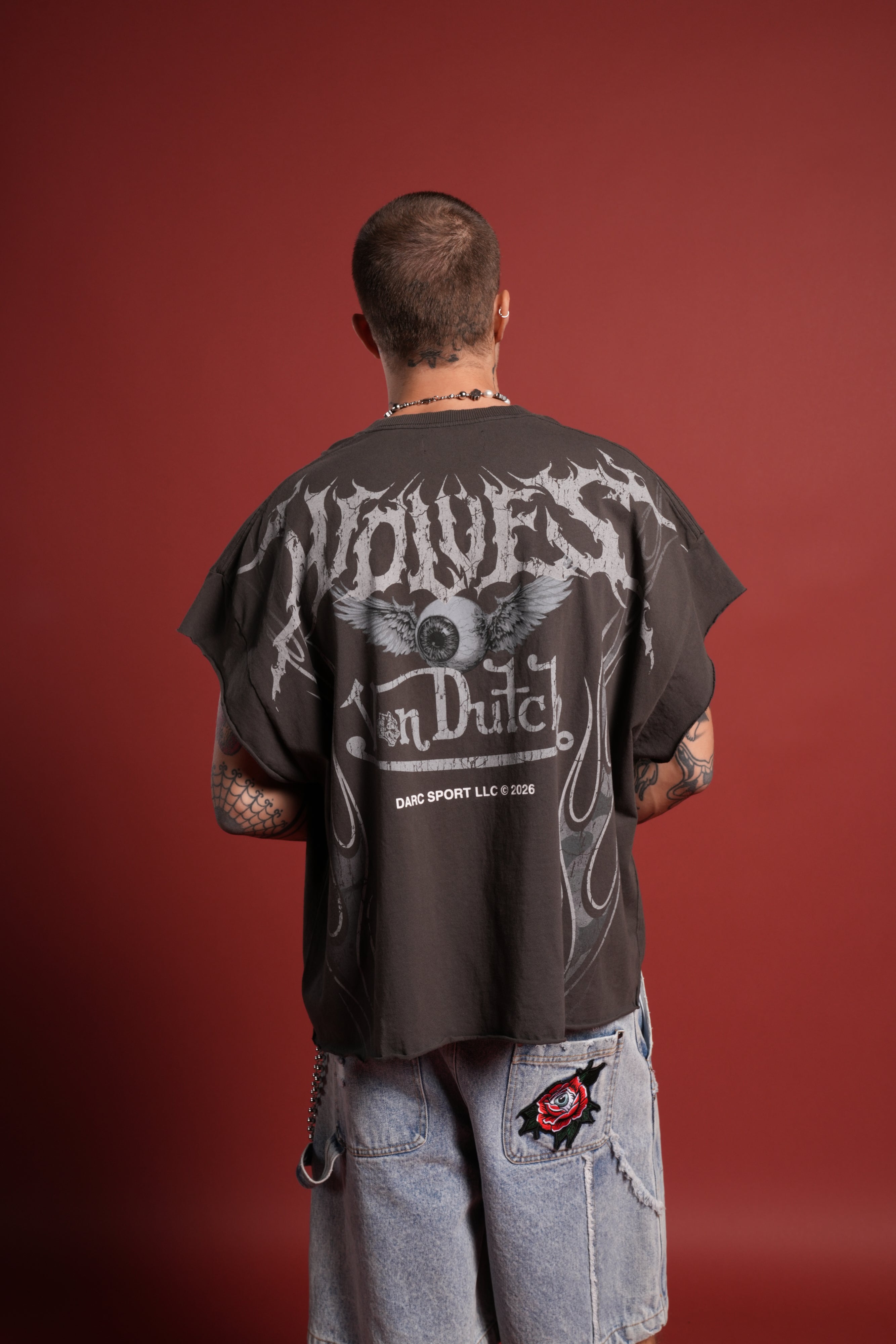 Take-Off Grunge Cut-Off Mid-Length Raw Hem Tee in Wolf Gray