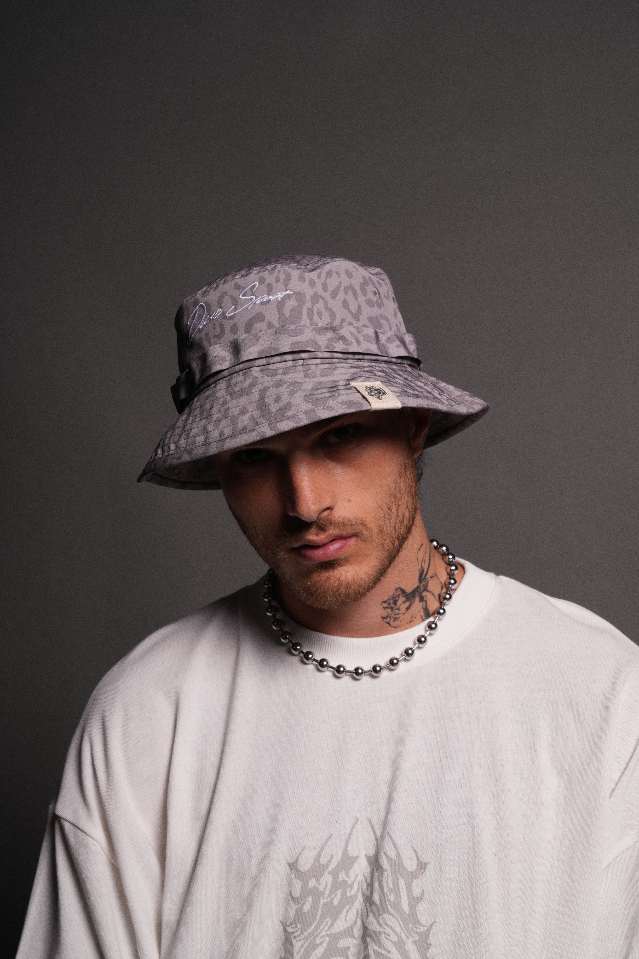 LAD MUSICIAN LEOPARD BUCKET HAT Bucket hats are back – shop Oasis