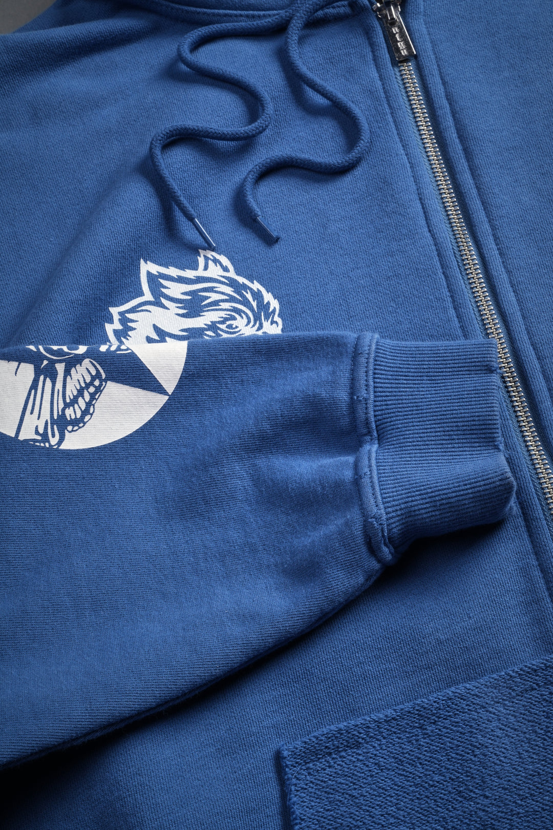 La Ca Frvr Grunge Moatis Zip Hoodie in La Blue