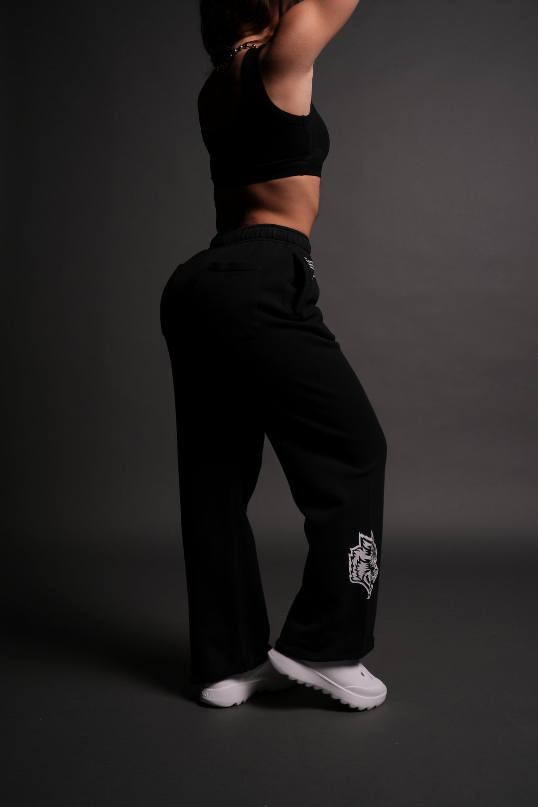 Big Wolf Powerhouse She Big Cozy Sweats in Black