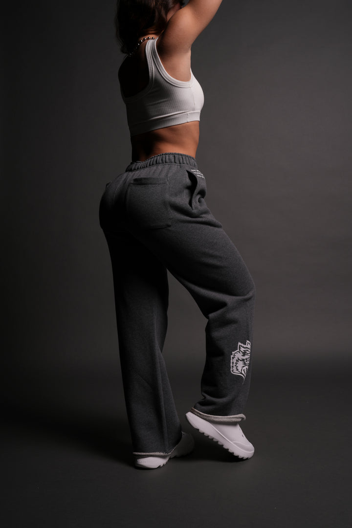 Big Wolf Powerhouse She Big Cozy Sweats in Darc Heather Gray