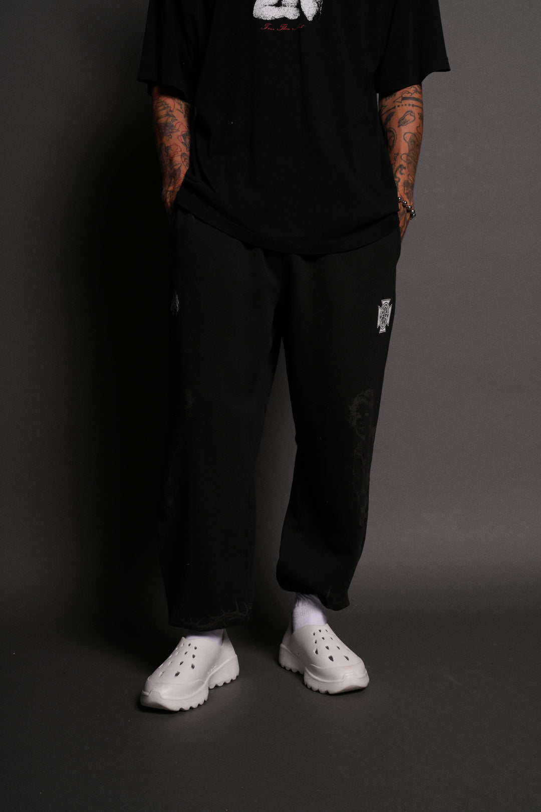 Messengers Lightweight Lounger Sweat Pants in Black