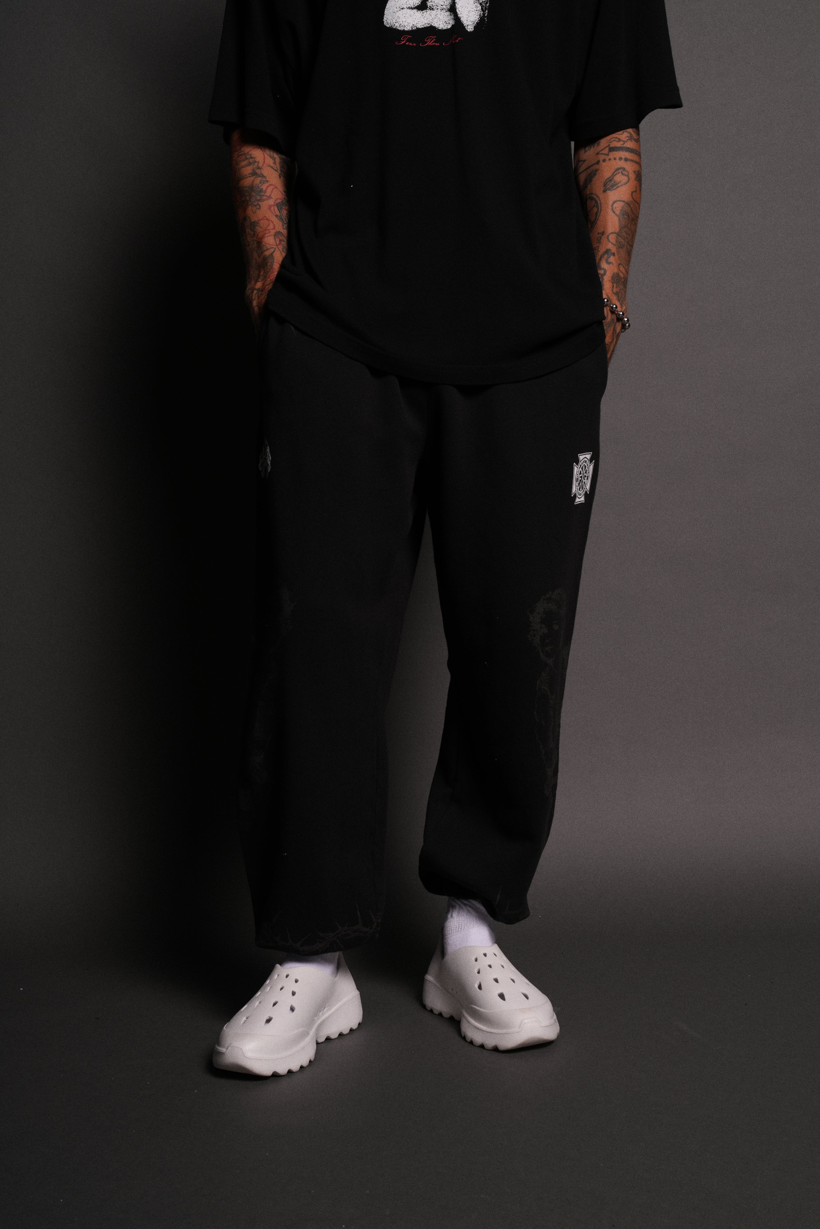 Messengers Lightweight Lounger Sweat Pants in Black