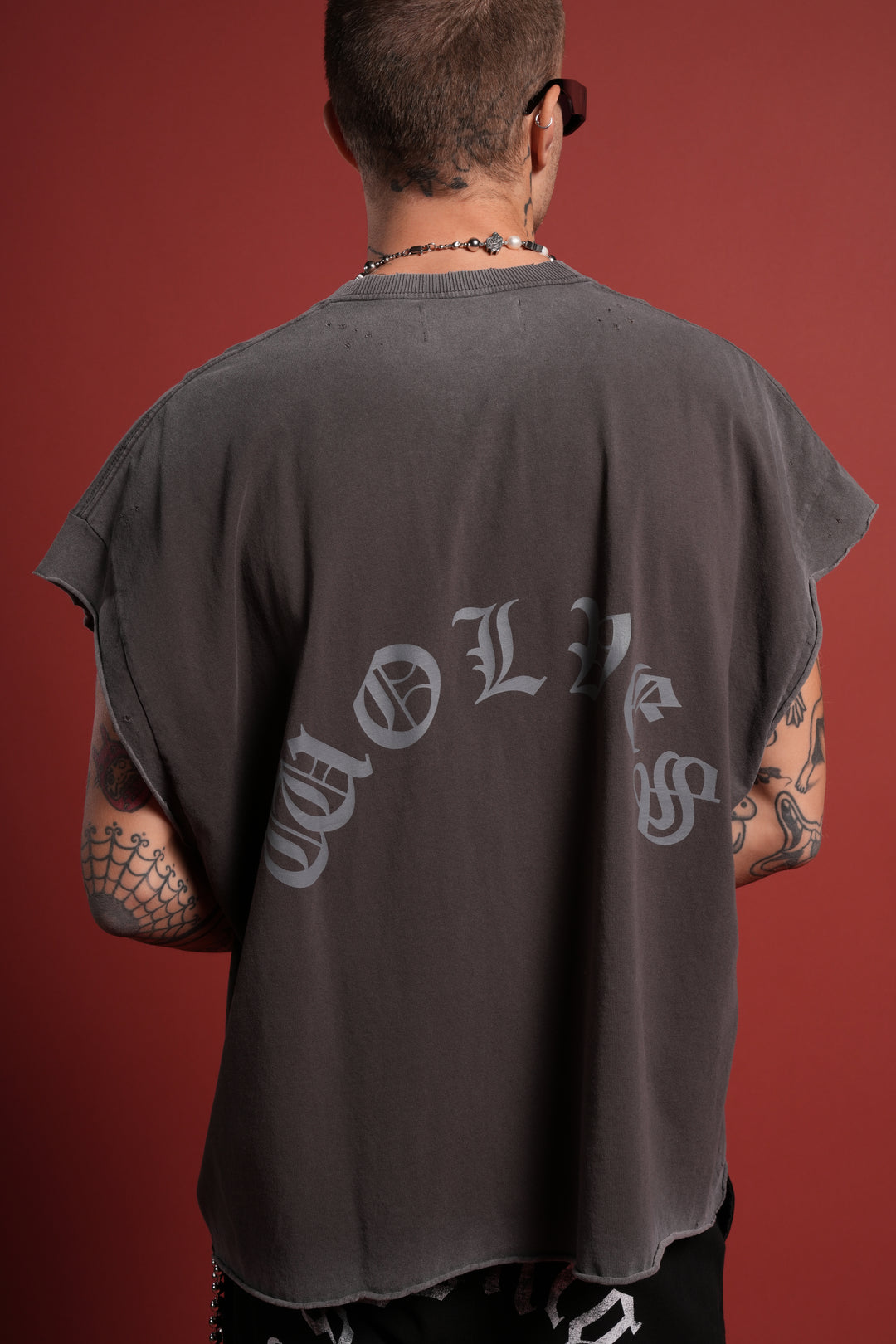 DSVD Legacy Distressed Grunge Cut-Off Mid-Length Raw Hem Tee in Wolf Gray