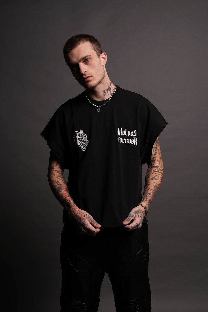 Darcletter "Grunge" Cut Off Tee in Black