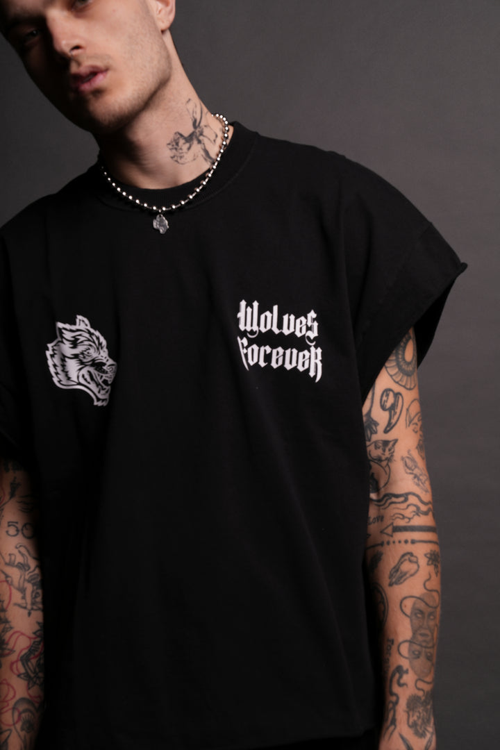 Darcletter "Grunge" Cut Off Tee in Black