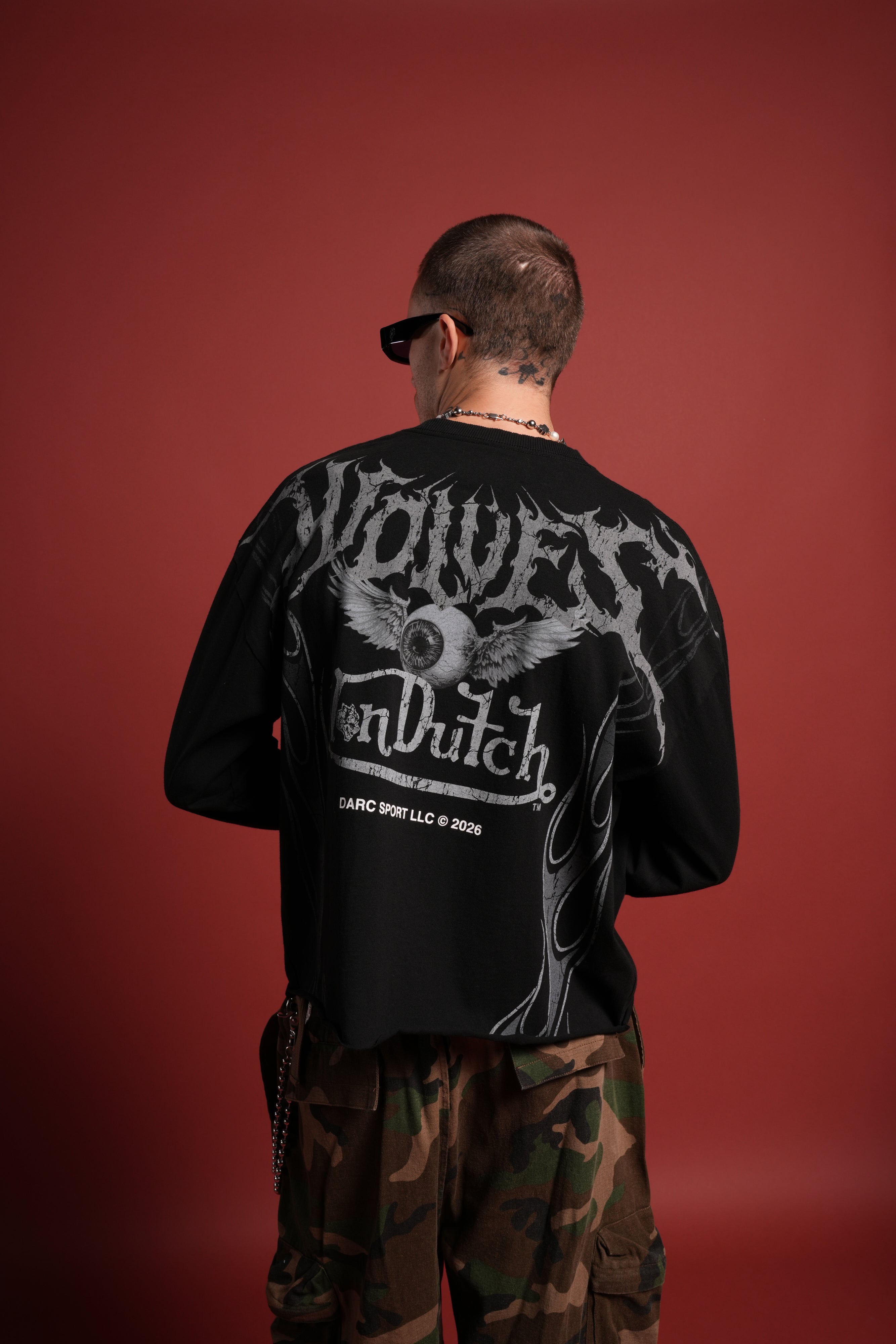 Take-Off Grunge Mid-Length Raw Hem LS Tee in Black – DarcSport