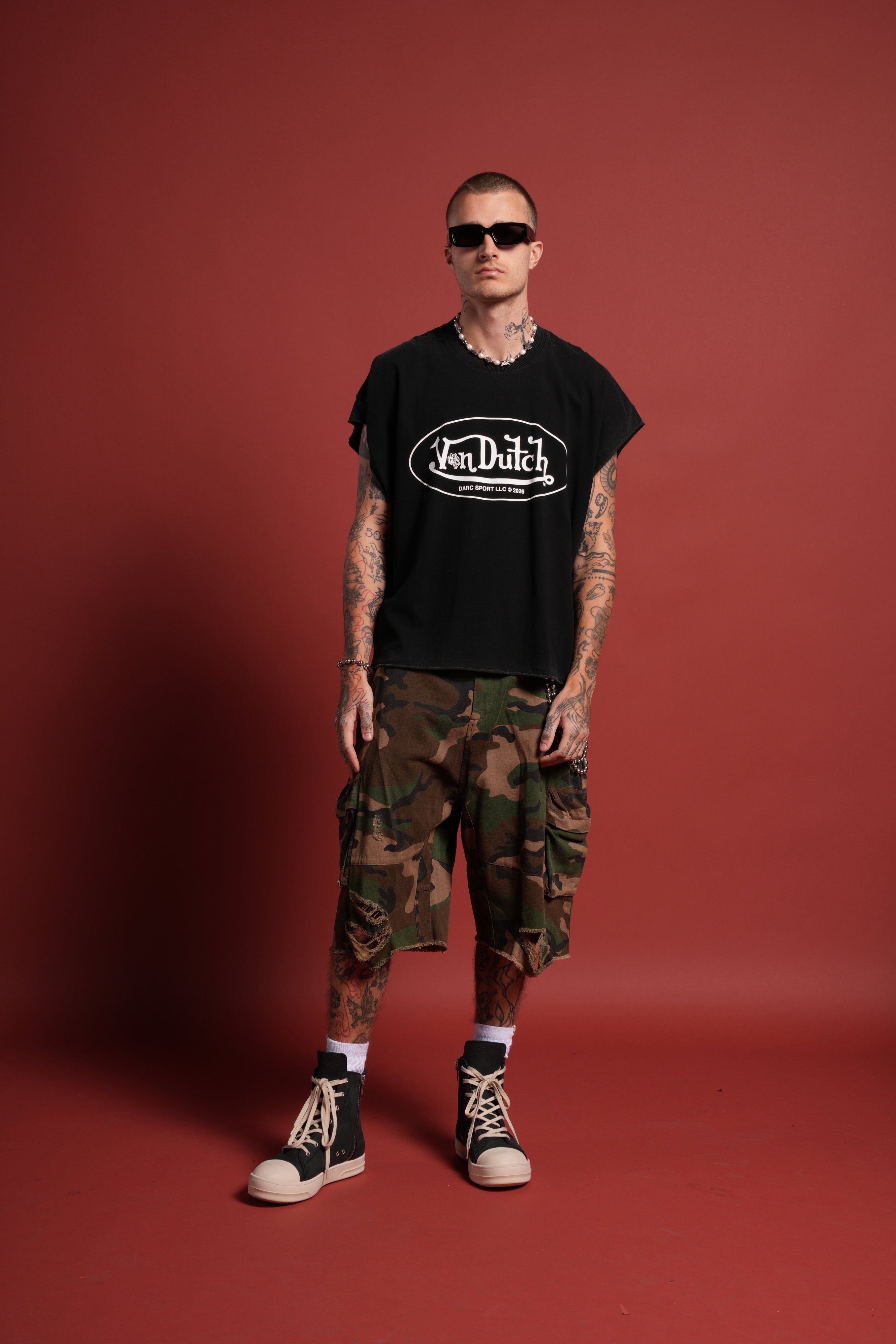 DSVD Legacy Distressed Grunge Cut-Off Mid-Length Raw Hem Tee in Black