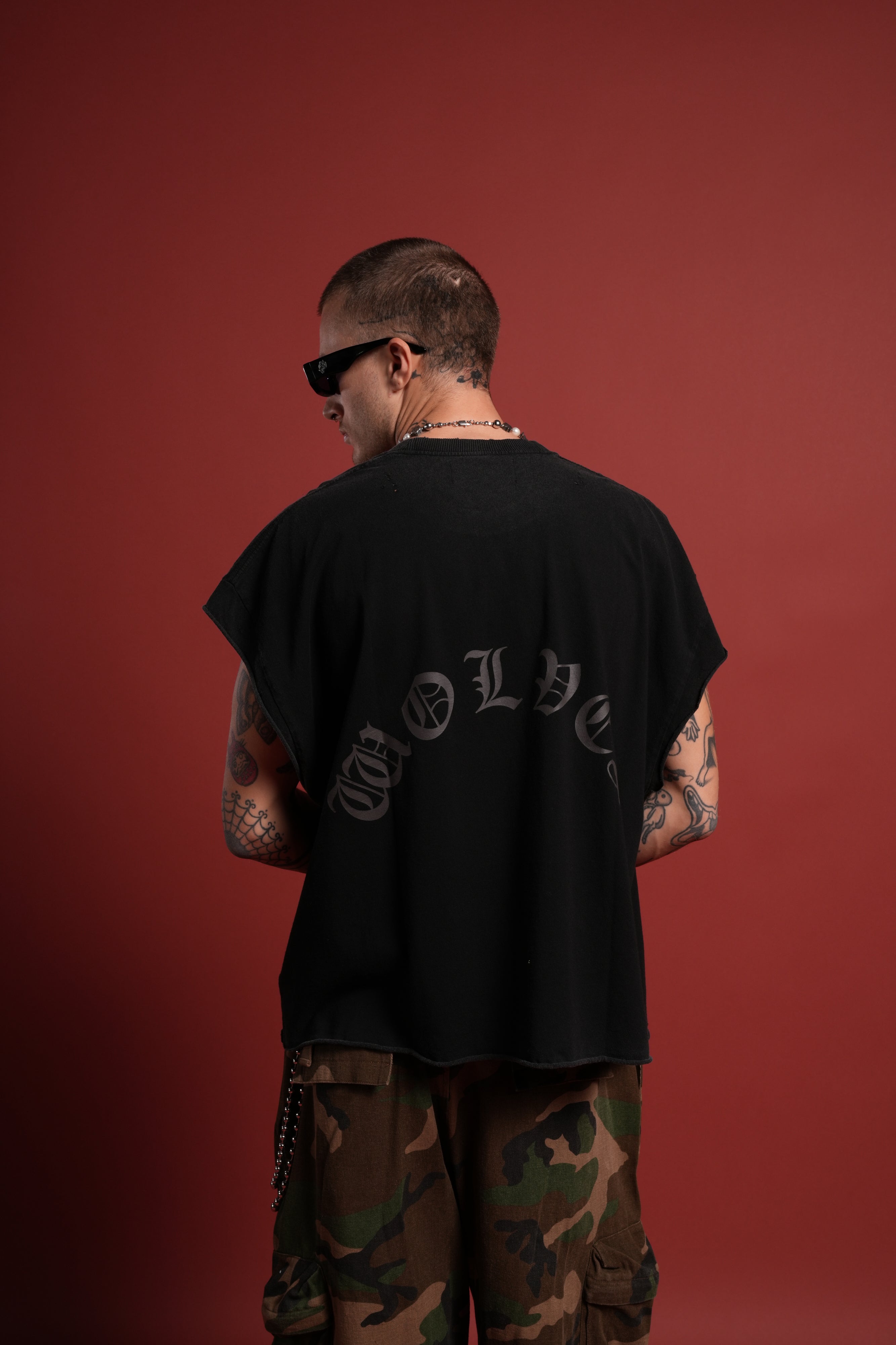 DSVD Legacy Distressed Grunge Cut-Off Mid-Length Raw Hem Tee in Black