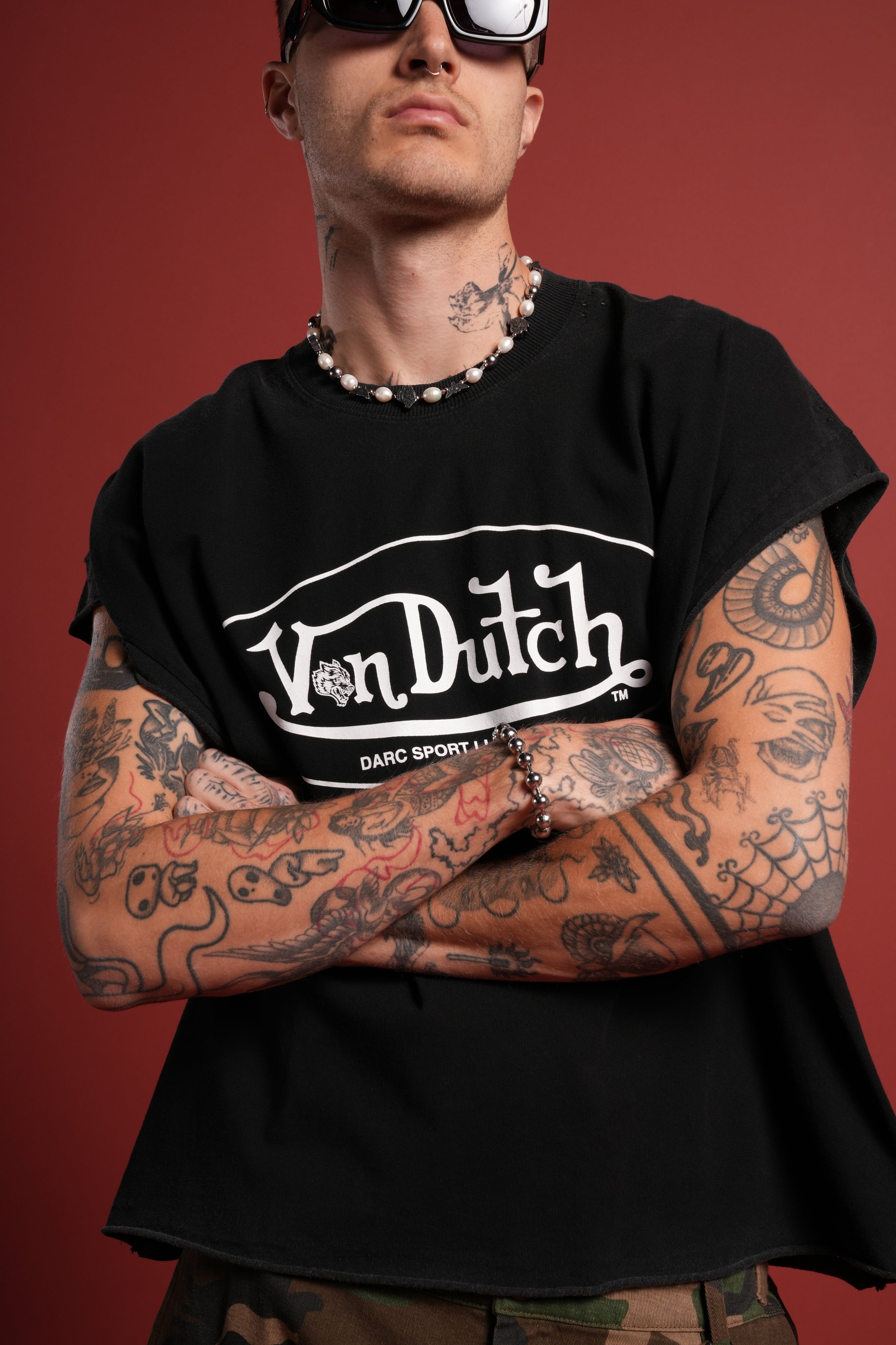 DSVD Legacy Distressed Grunge Cut-Off Mid-Length Raw Hem Tee in Black