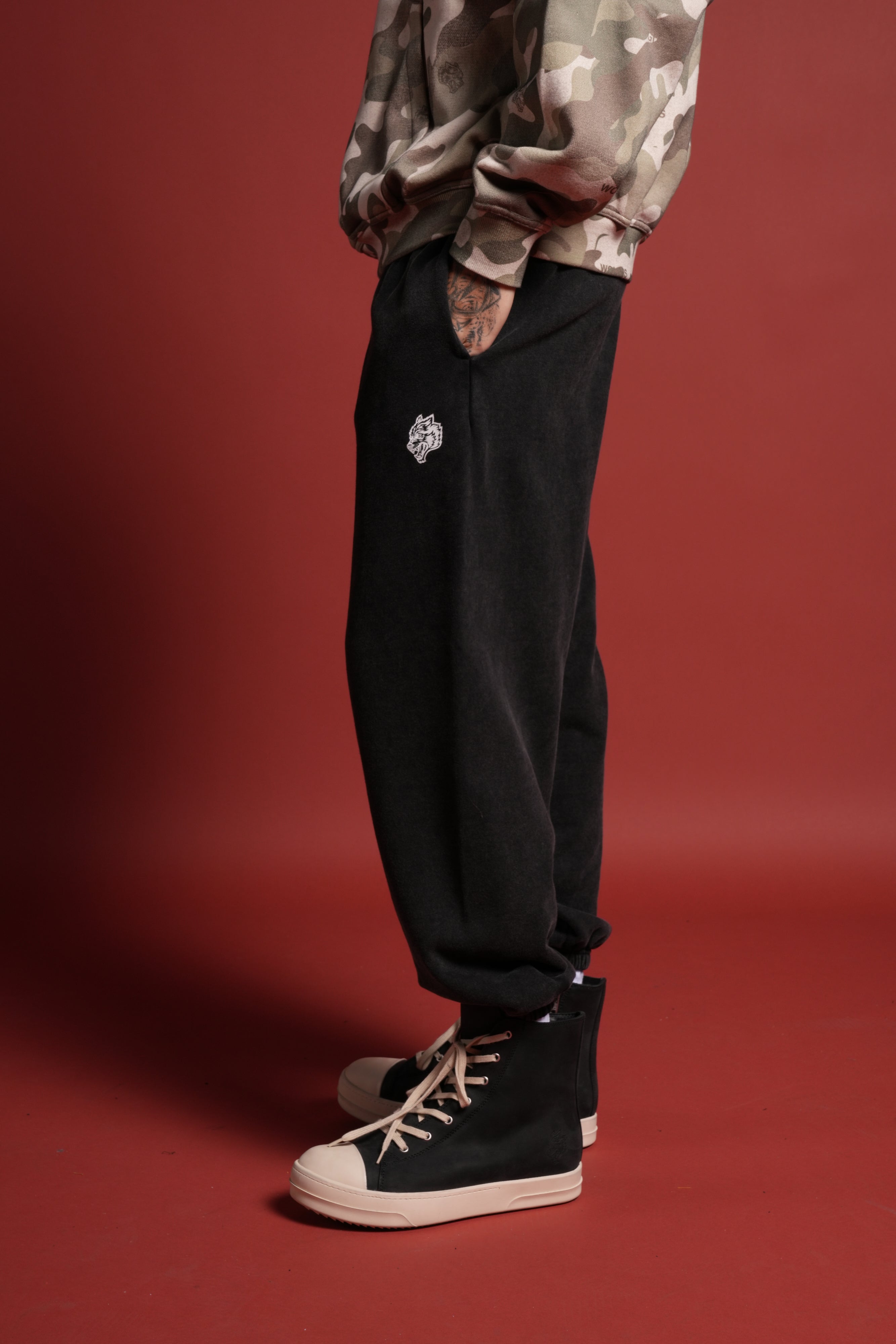 Dual Wolf Unisex Lounger Sweat Pants in Black