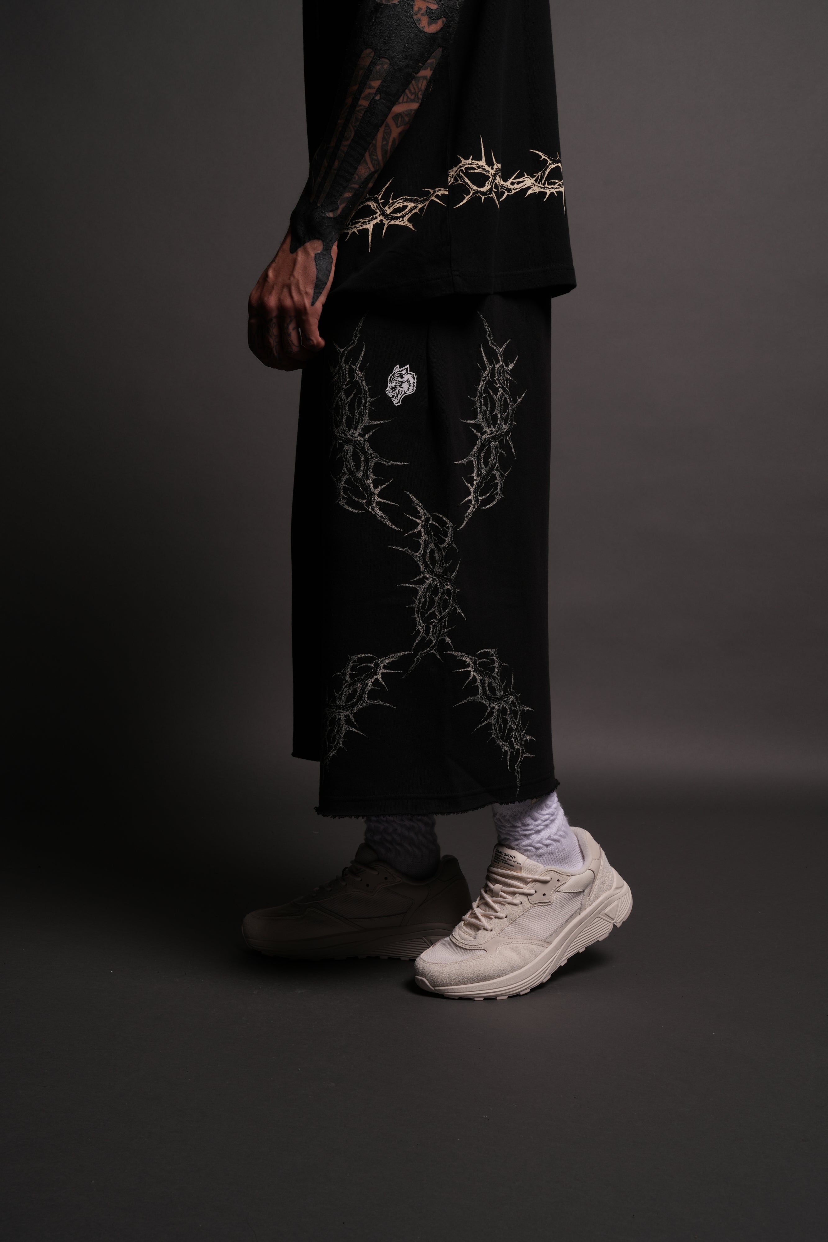 Thorns Oversized Omen Cropped Sweat Pants in Black