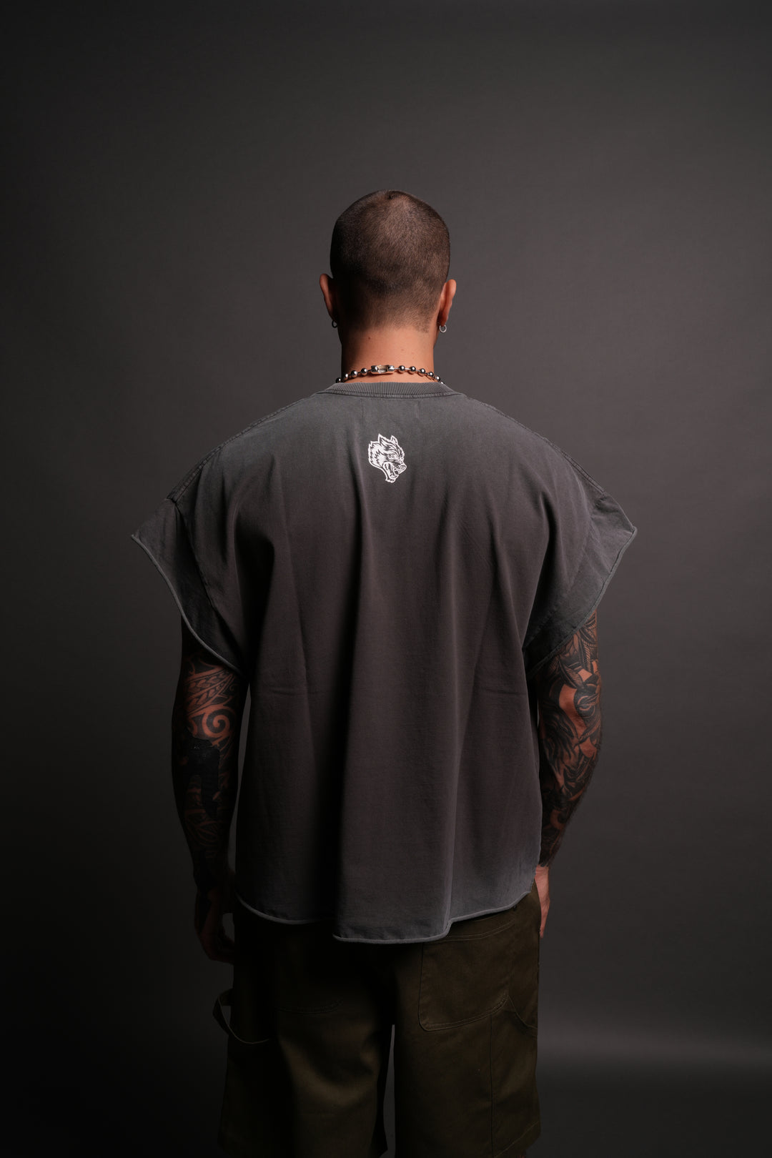 Watch Over Me Grunge Cut-Off Tee in Wolf Gray