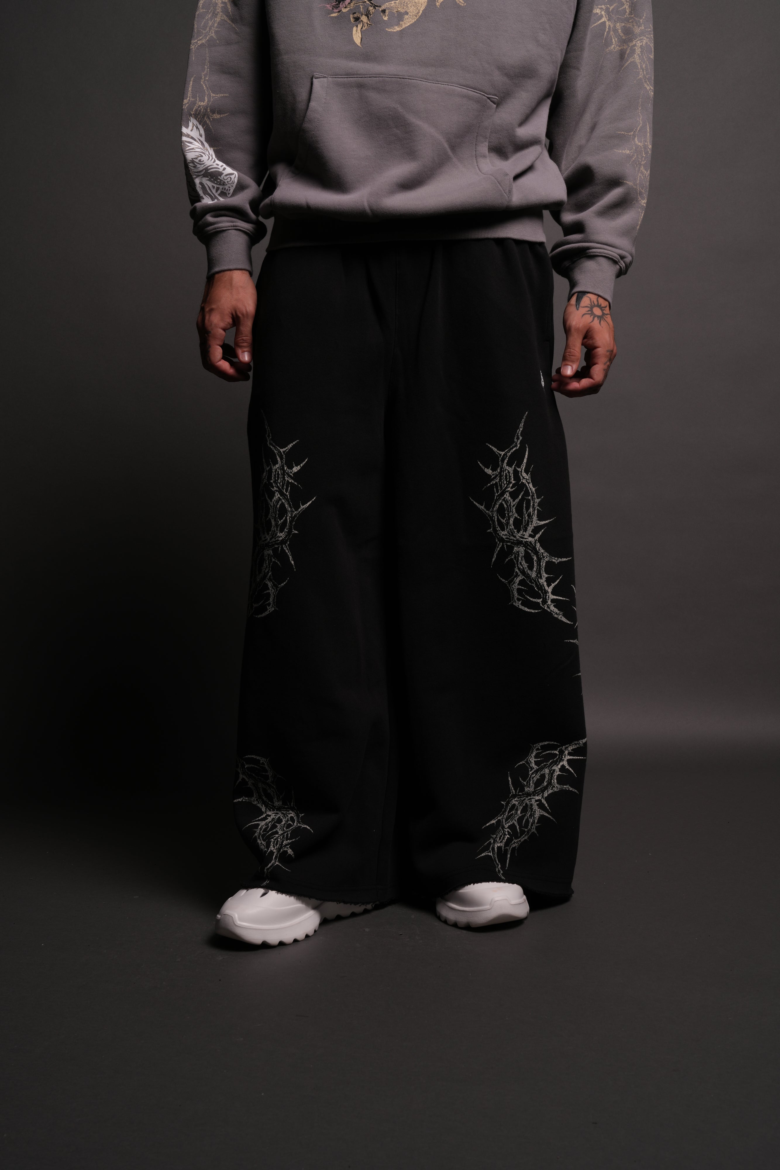 ダルクスポーツThorns Oversized Omen Sweat Pants Thorns Oversized Omen Sweat Pants in Black – DarcSport