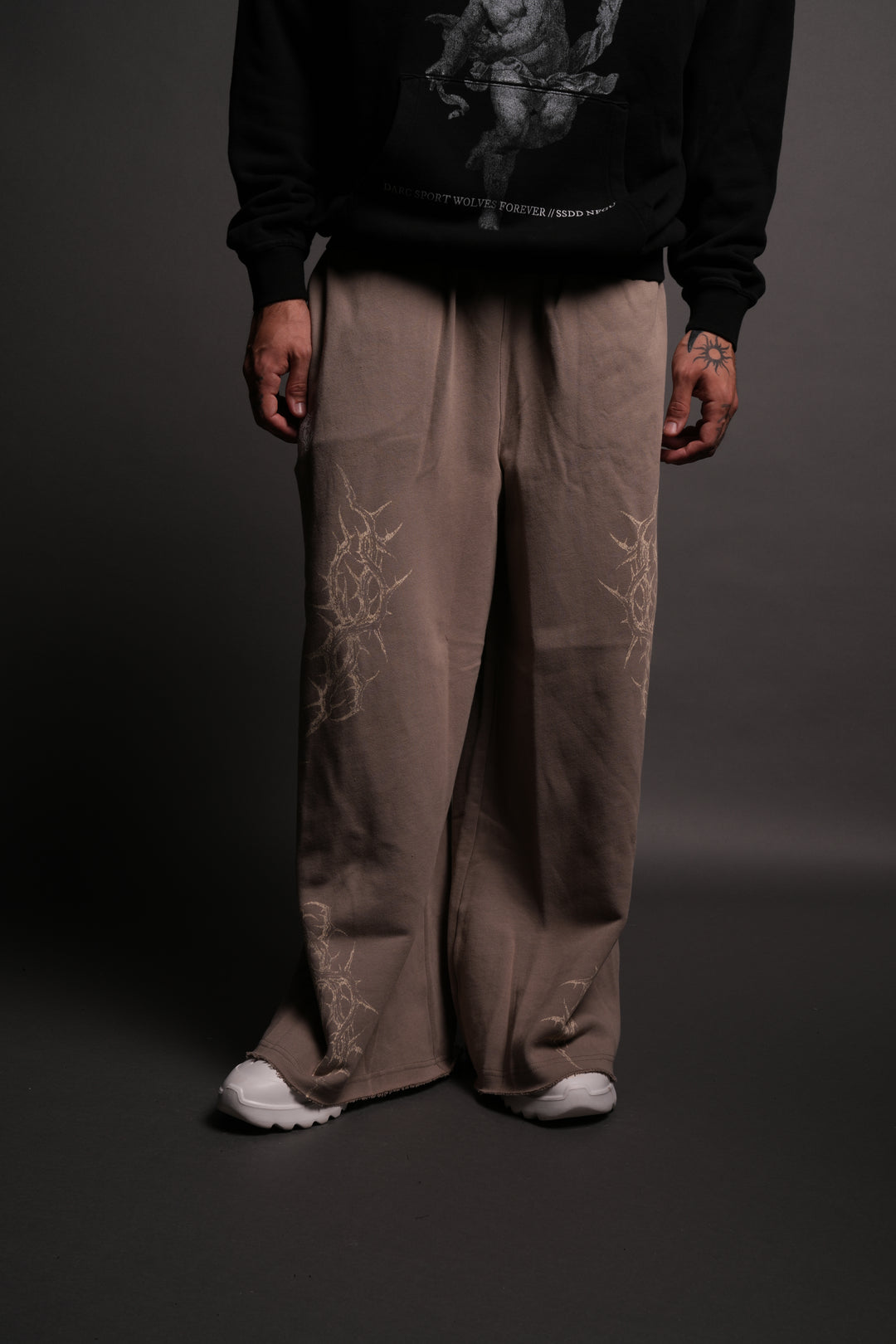 Thorns Oversized Omen Sweat Pants in Taupe