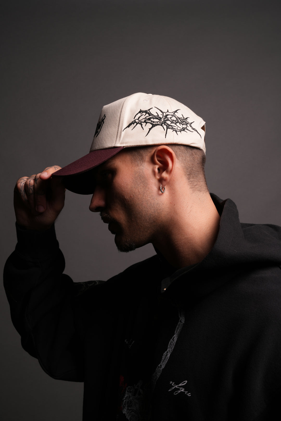 Thorns 5 Panel Hat in Cream/Oxblood