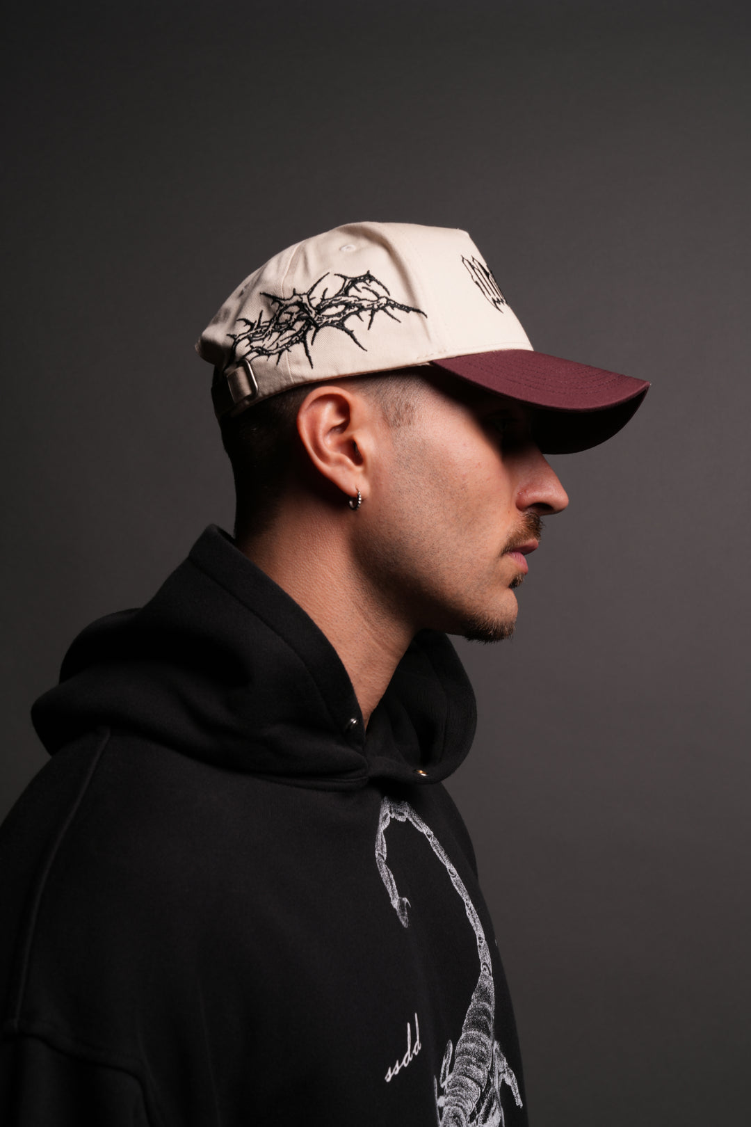 Thorns 5 Panel Hat in Cream/Oxblood