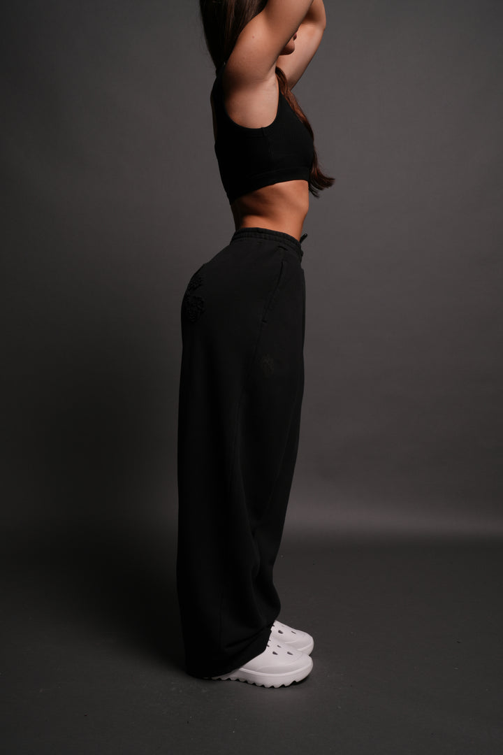 Chopper Appliqué "Yara" Pleated Sweat Pants V2 in Black