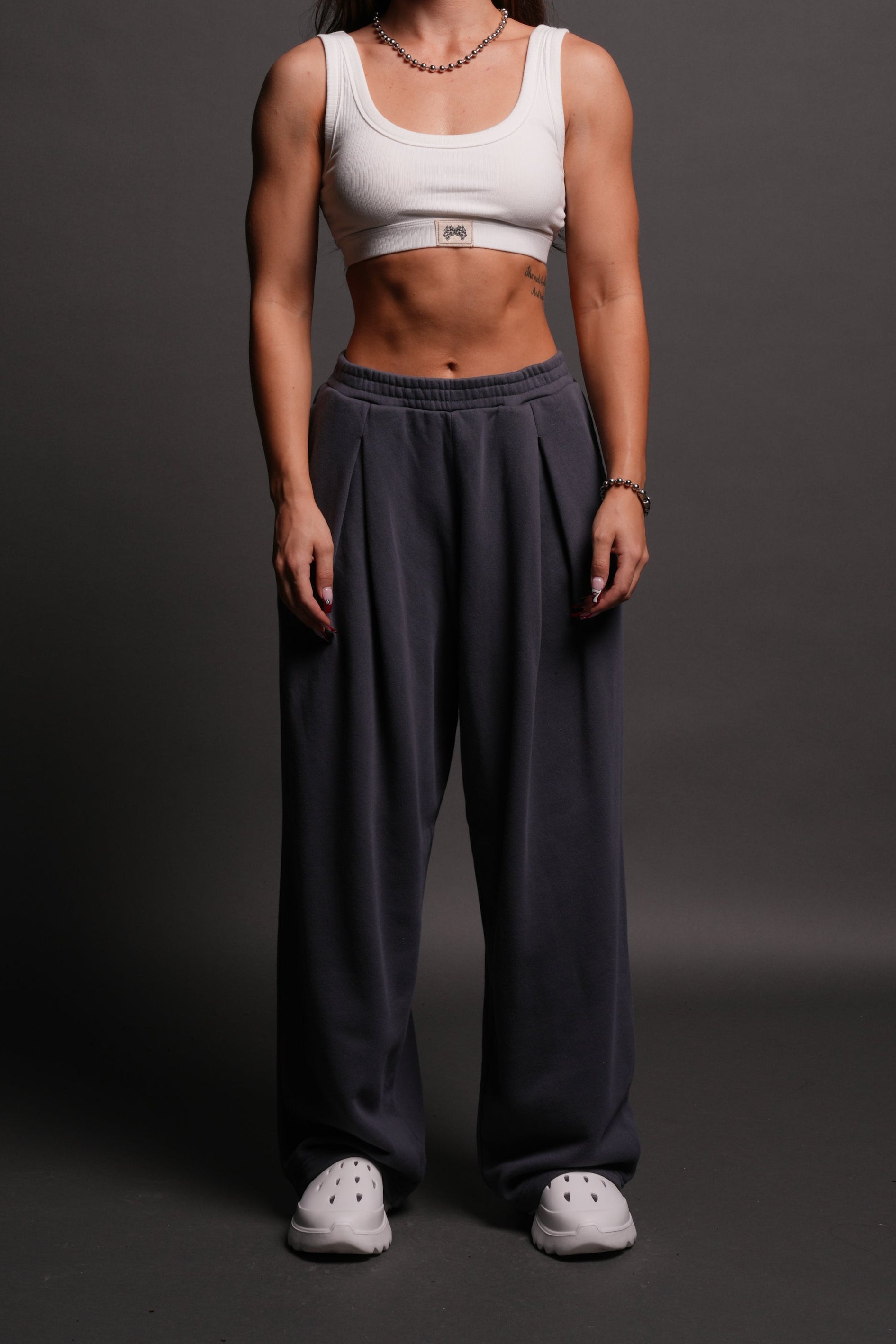 Chopper Appliqué "Yara" Pleated Sweat Pants V2 in Midnight Blue