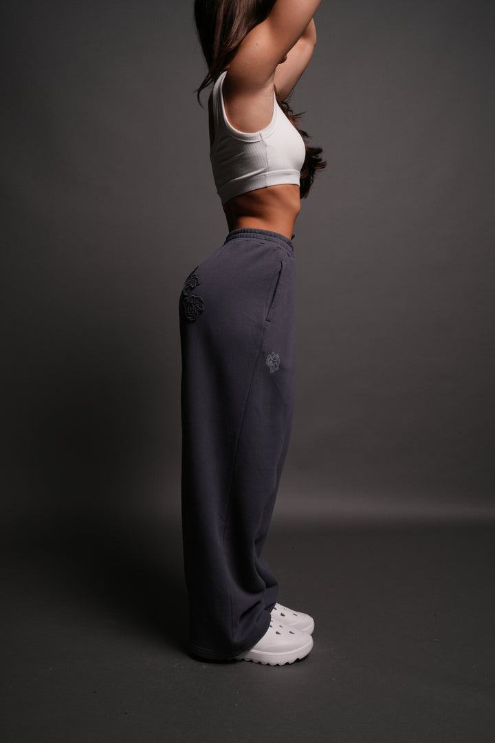 Chopper Appliqué "Yara" Pleated Sweat Pants V2 in Midnight Blue